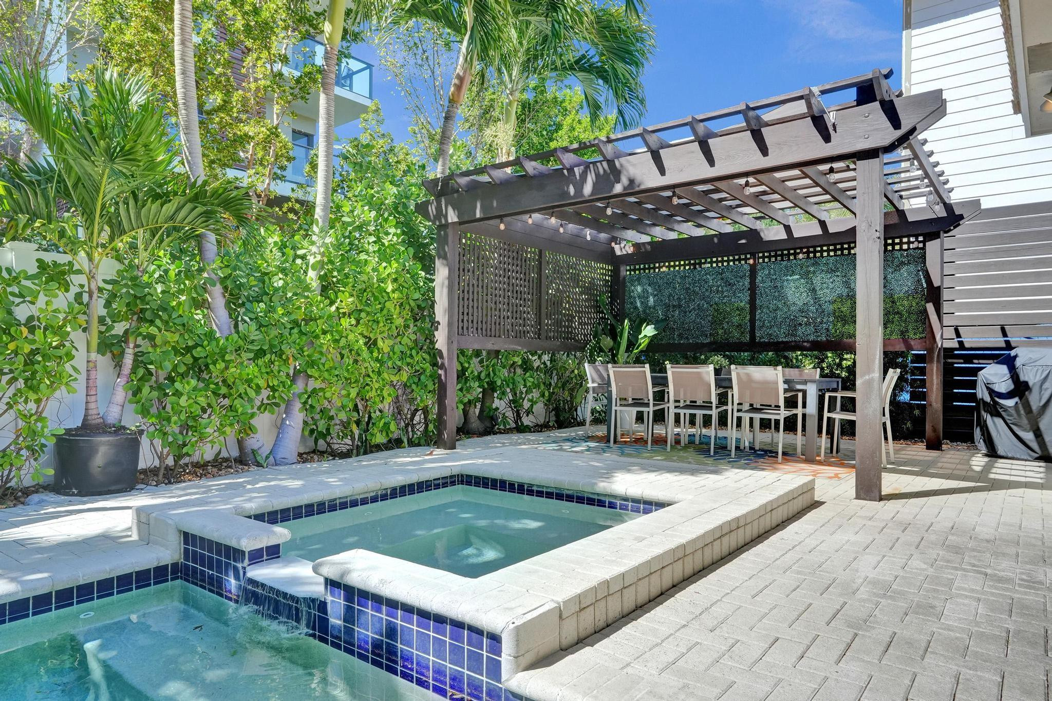 LAUDERDALE BEACH - Residential