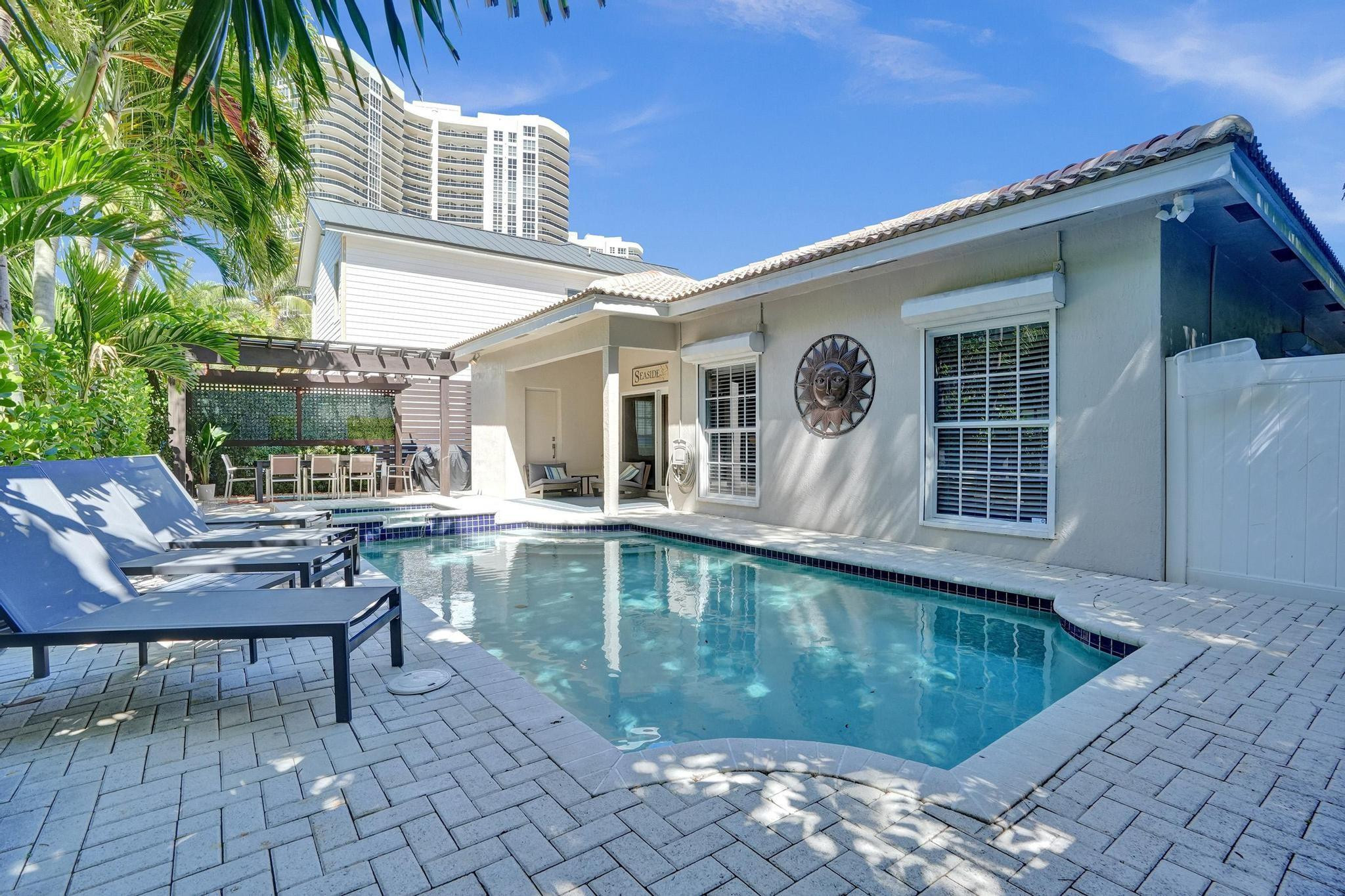 LAUDERDALE BEACH - Residential