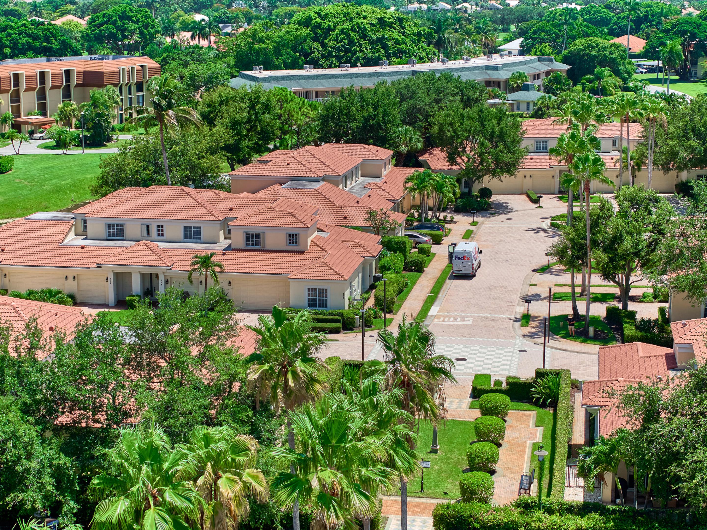 PGA COMMONS 1 - Residential
