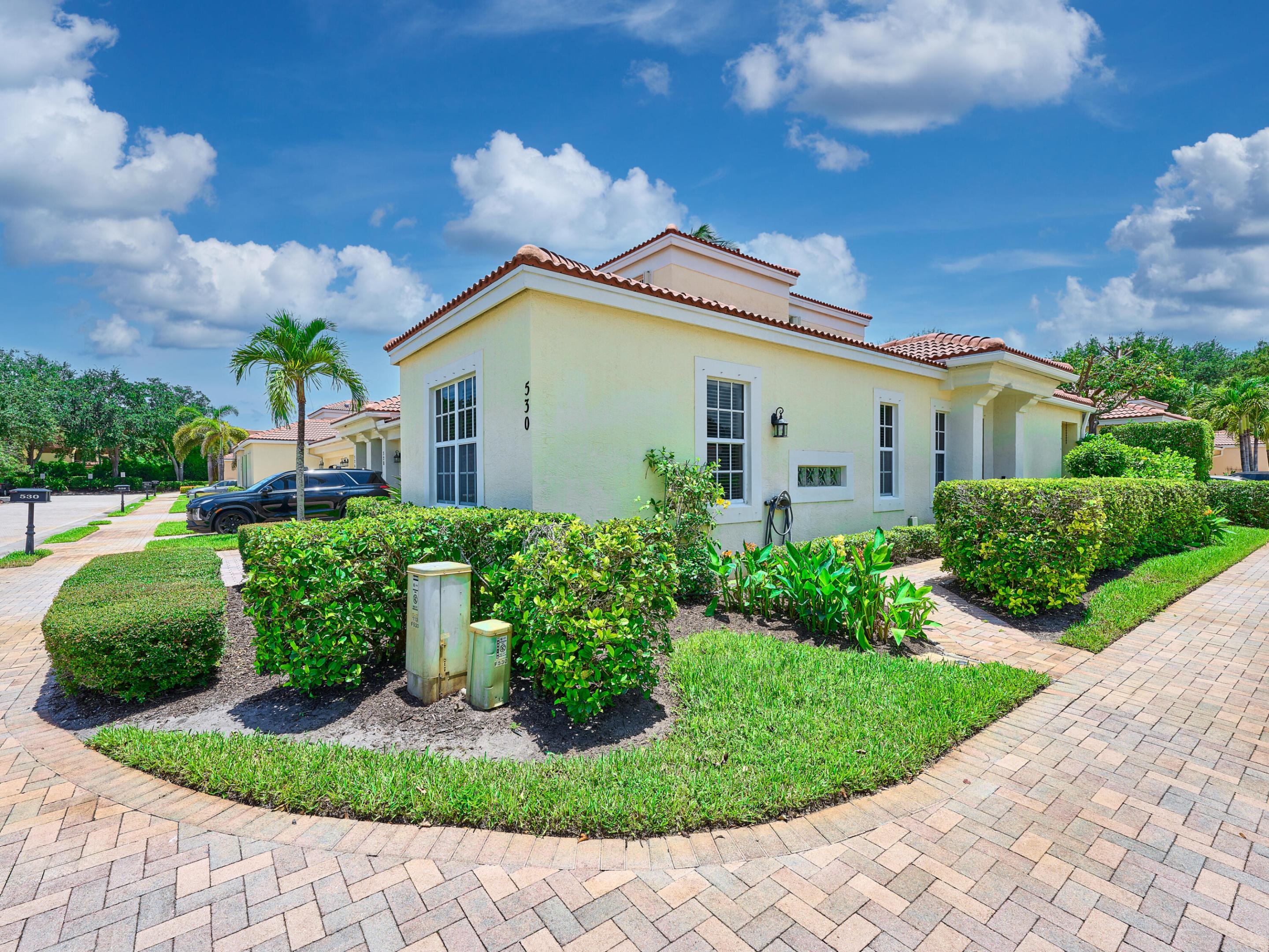 PGA COMMONS 1 - Residential