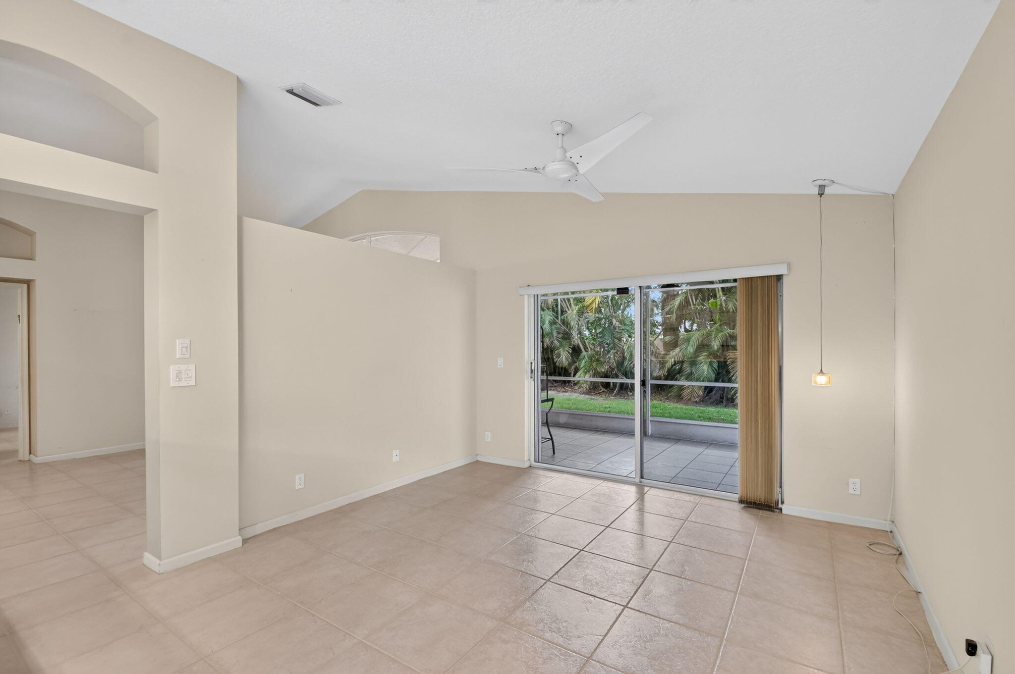 PALM ISLES WEST - Residential