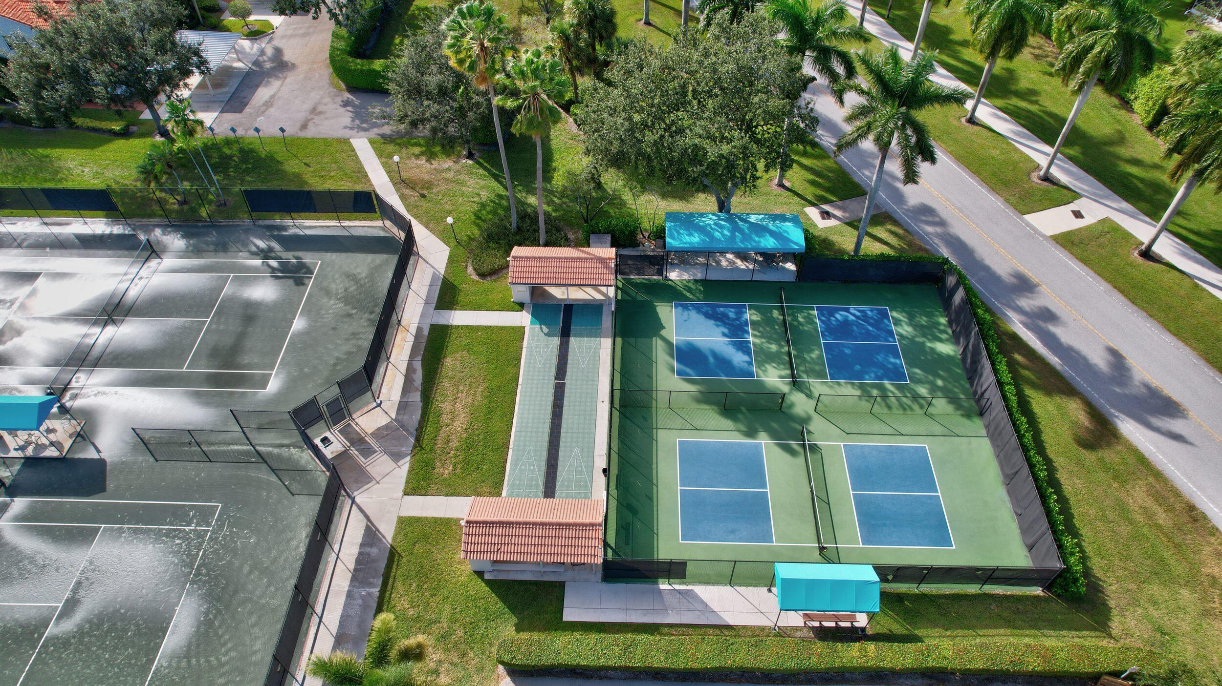PALM ISLES WEST - Residential