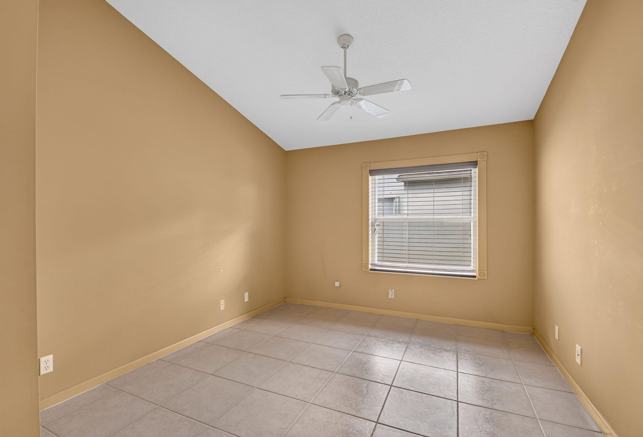 PALM ISLES WEST - Residential