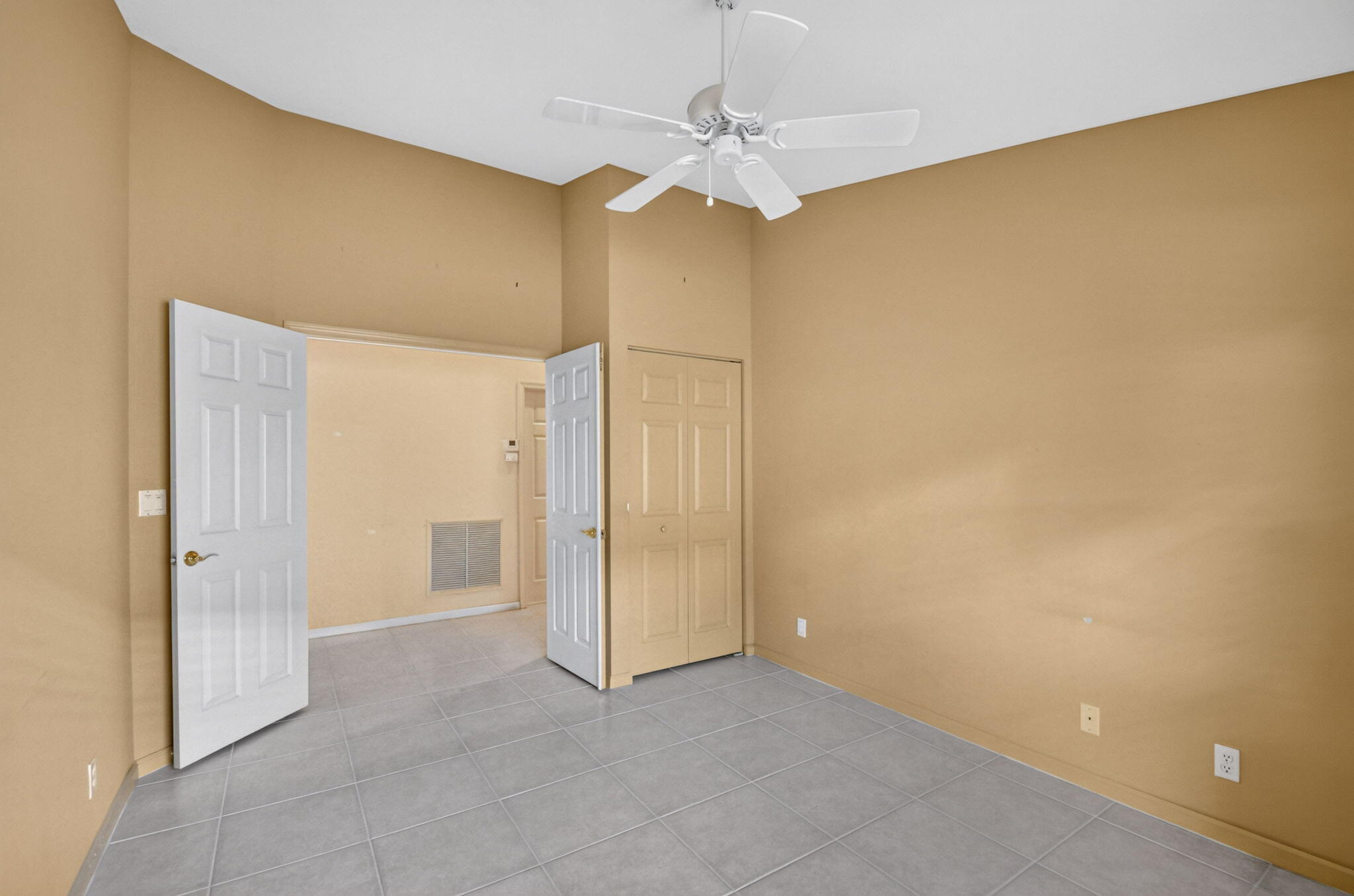 PALM ISLES WEST - Residential
