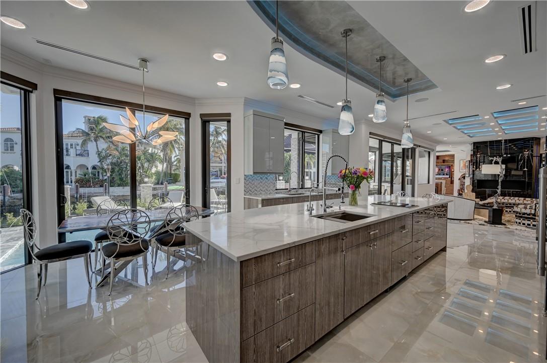 BLUE INLET LT 9 BLK 5 - Residential