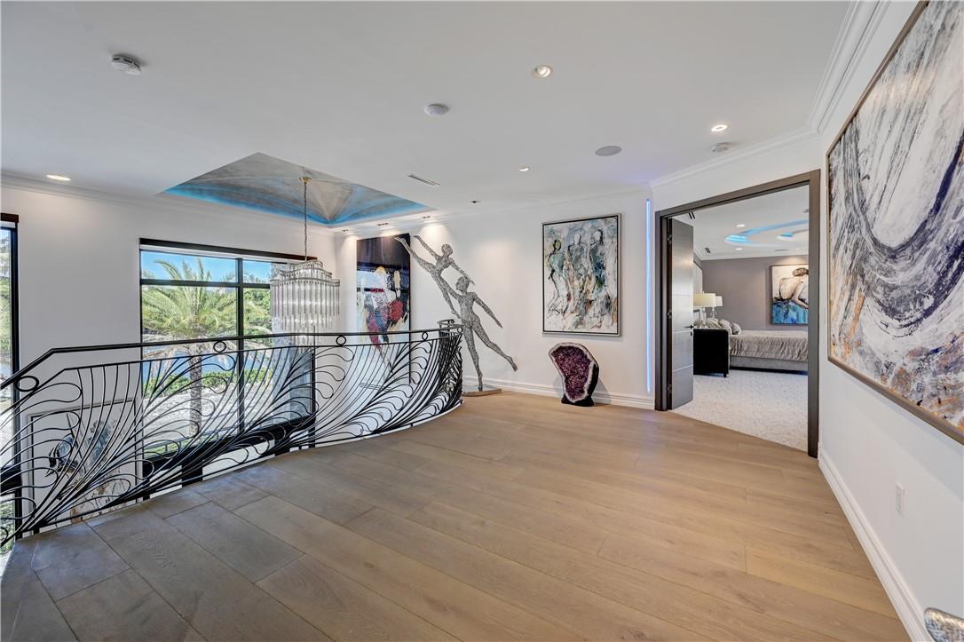 BLUE INLET LT 9 BLK 5 - Residential