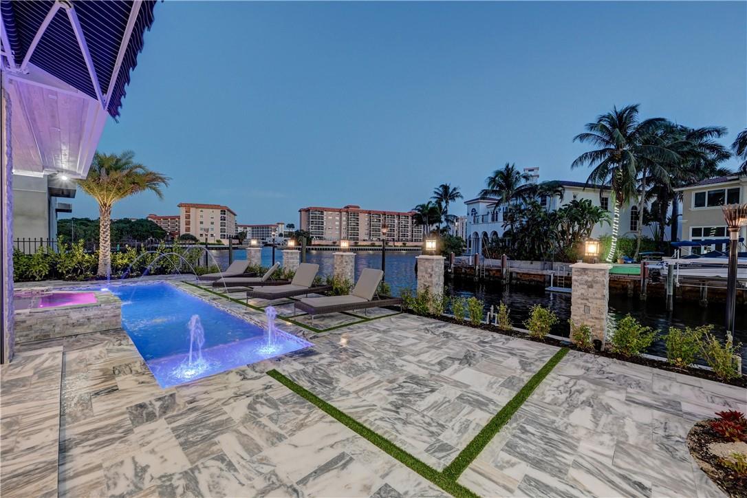 BLUE INLET LT 9 BLK 5 - Residential