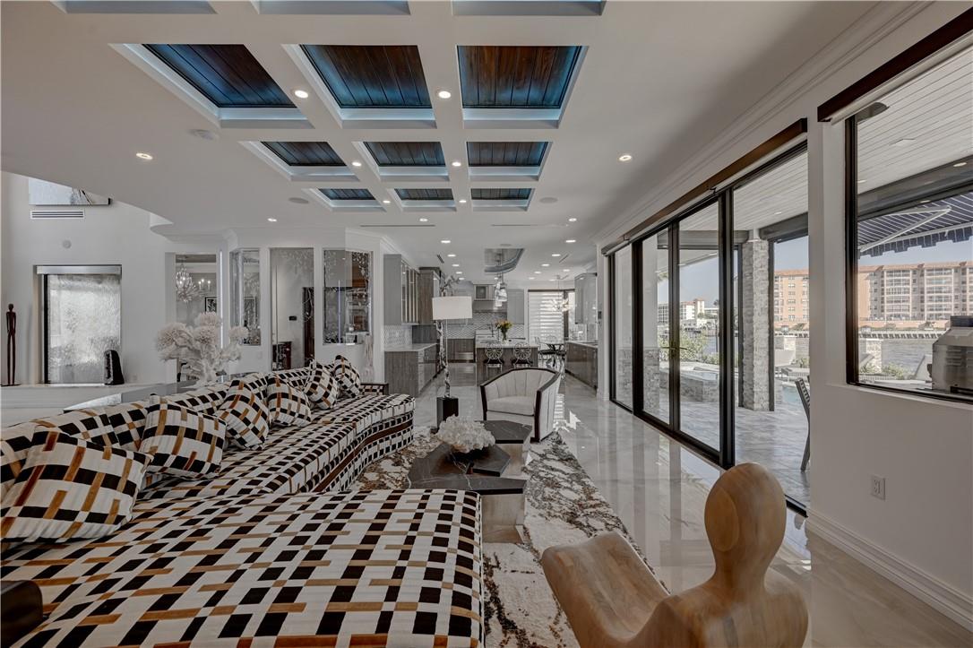 BLUE INLET LT 9 BLK 5 - Residential