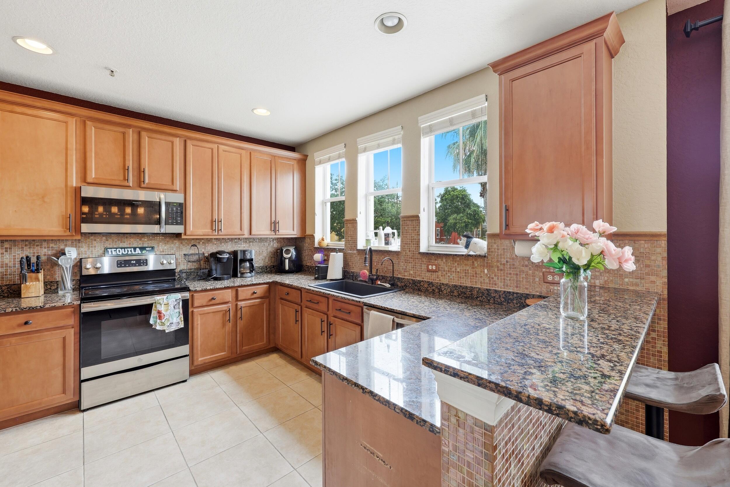 CITYSIDE CONDO - Residential