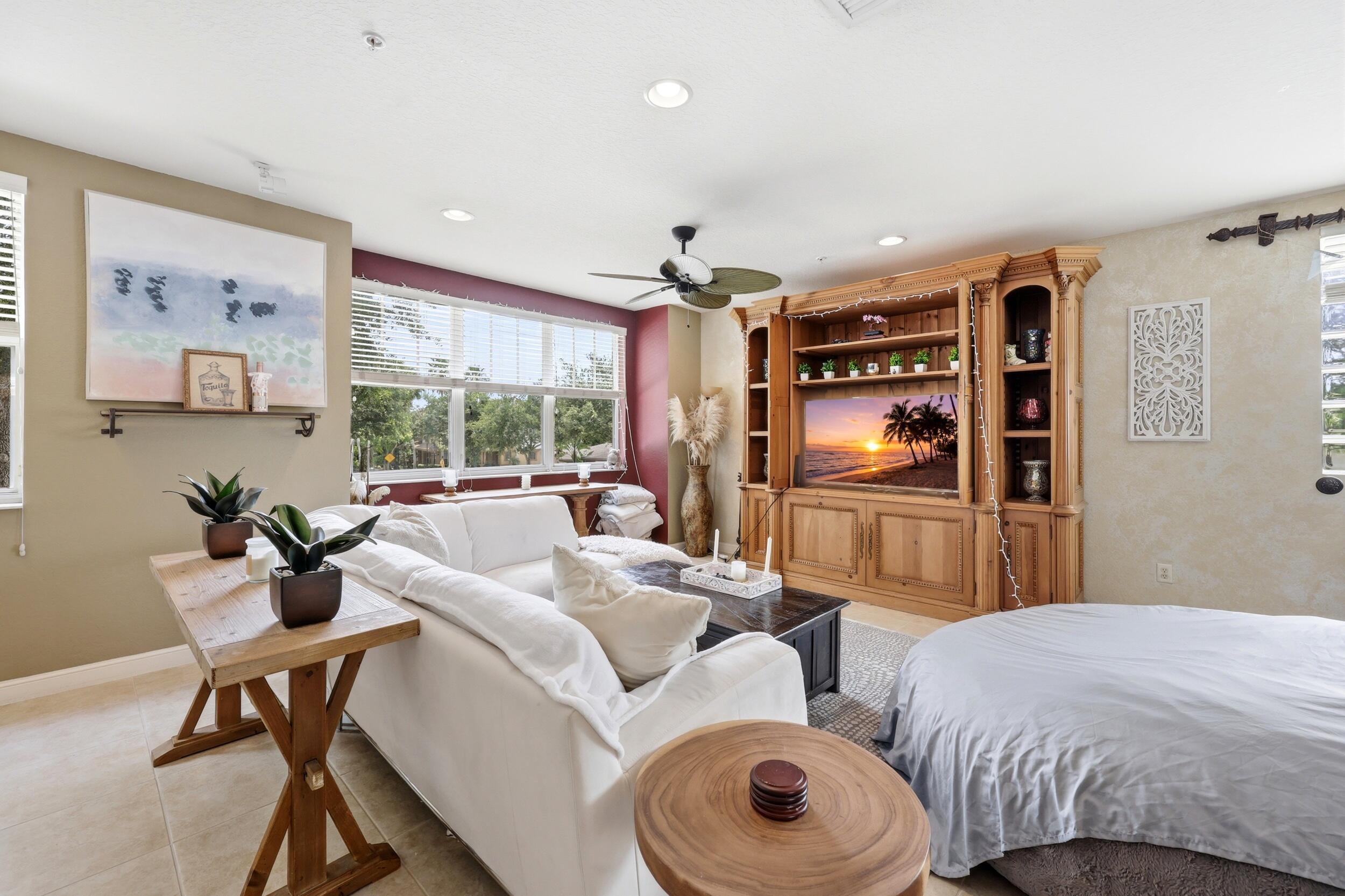 CITYSIDE CONDO - Residential