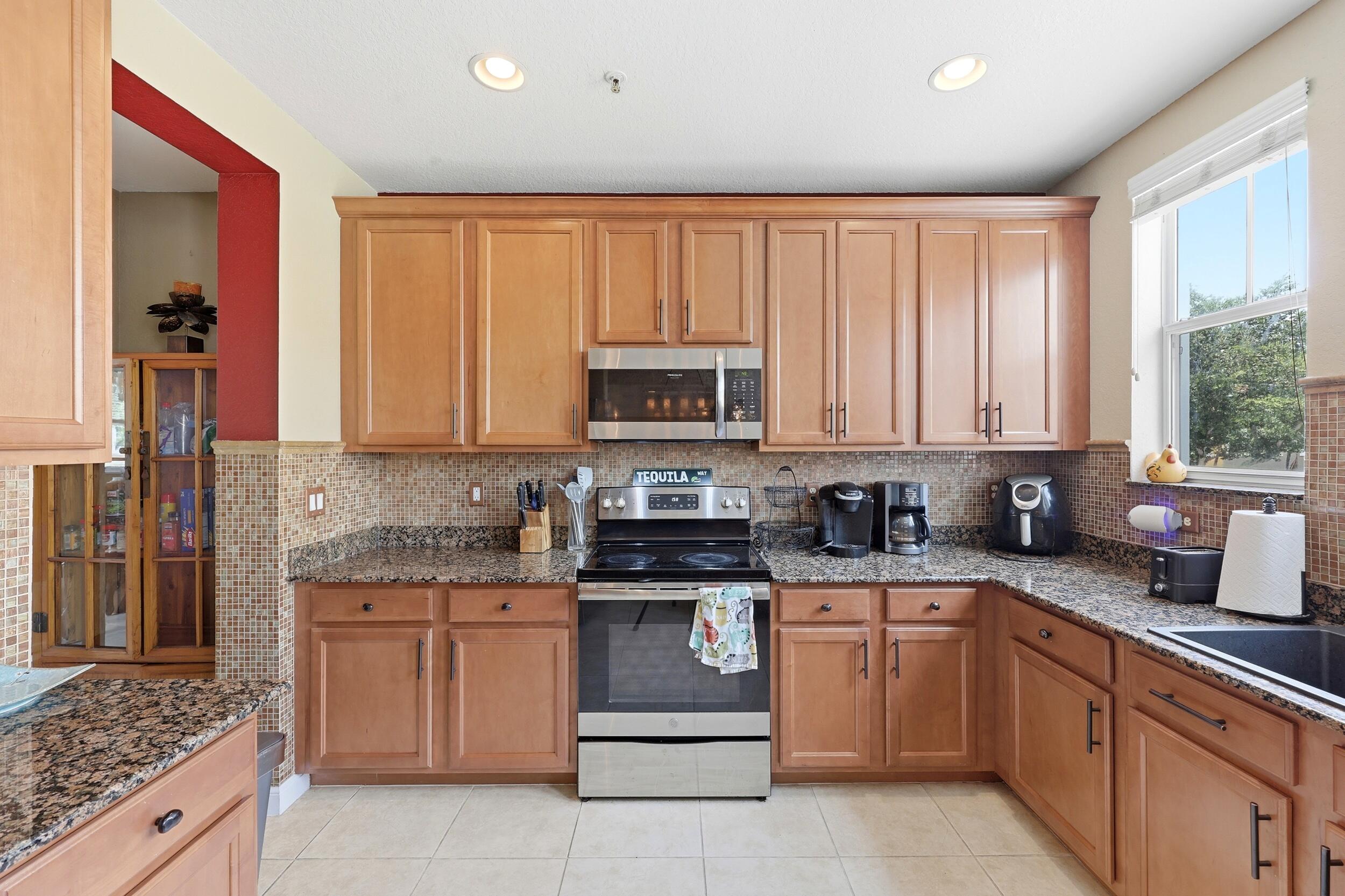 CITYSIDE CONDO - Residential