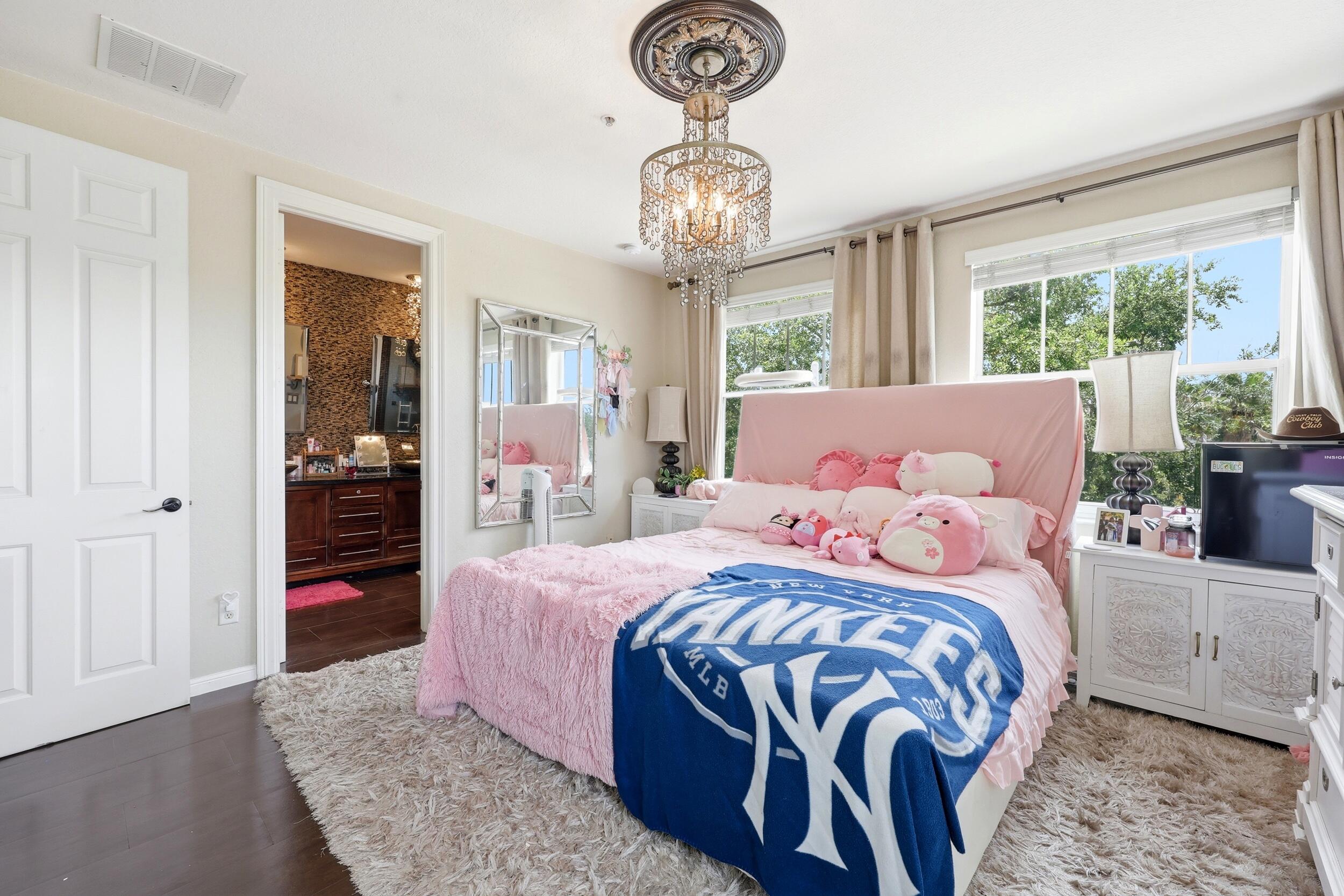 CITYSIDE CONDO - Residential