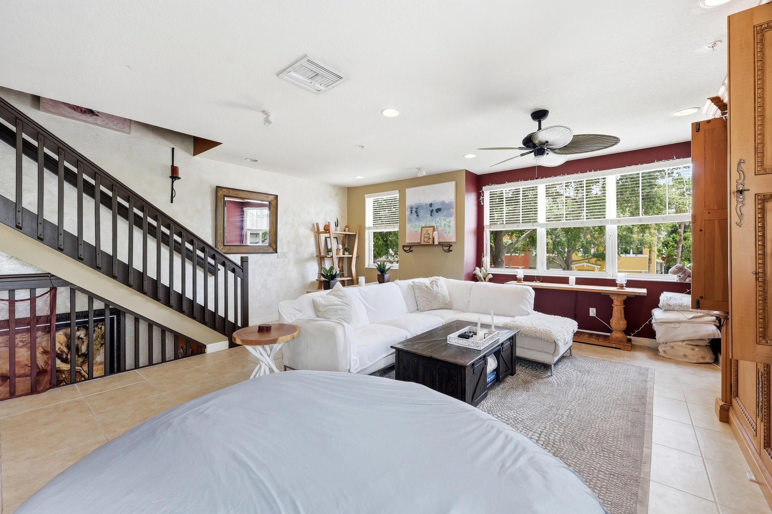 CITYSIDE CONDO - Residential