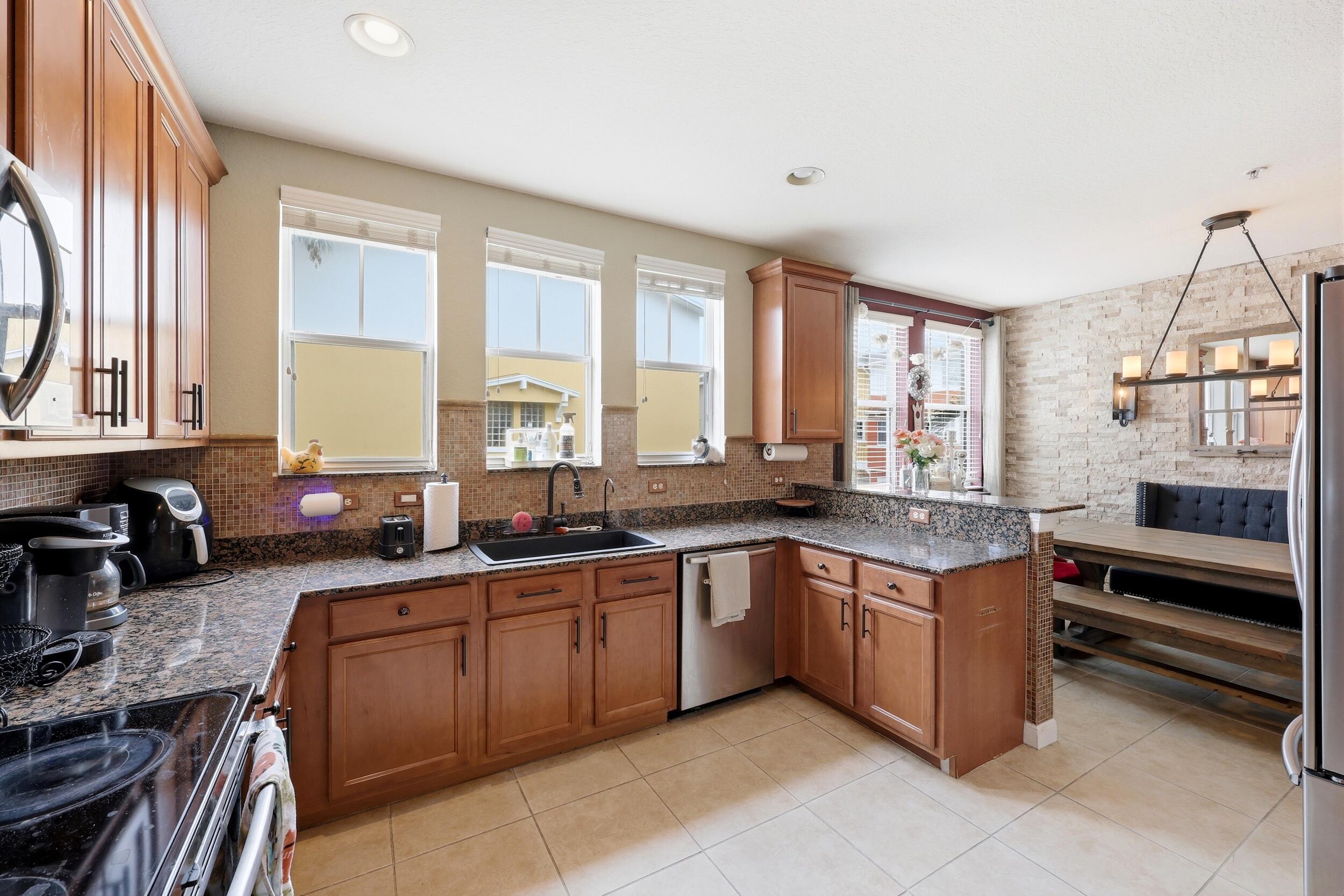 CITYSIDE CONDO - Residential