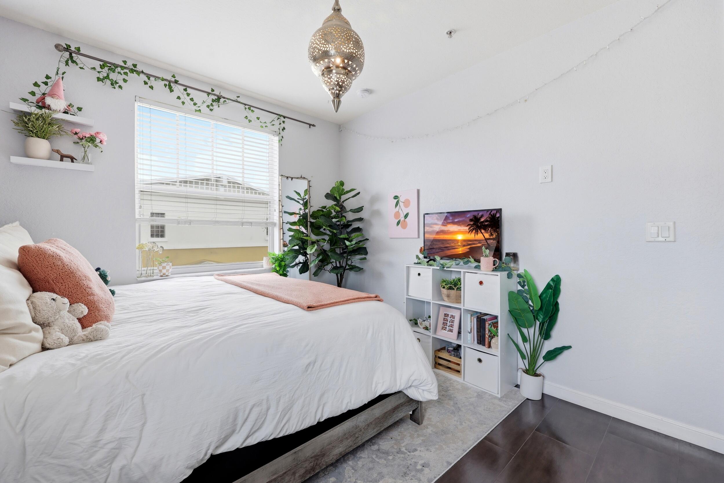 CITYSIDE CONDO - Residential