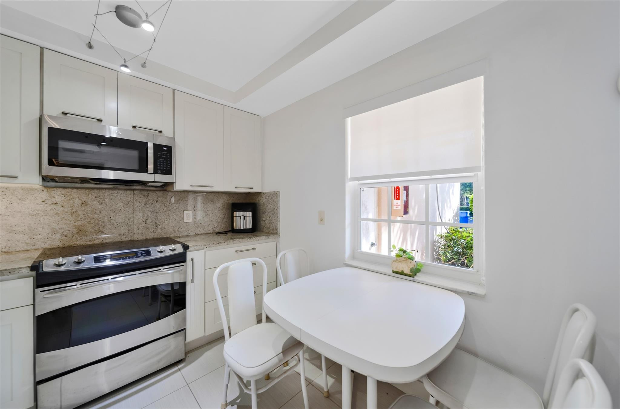 NO 74 PALM-AIRE COUNTRY CLUB - Residential