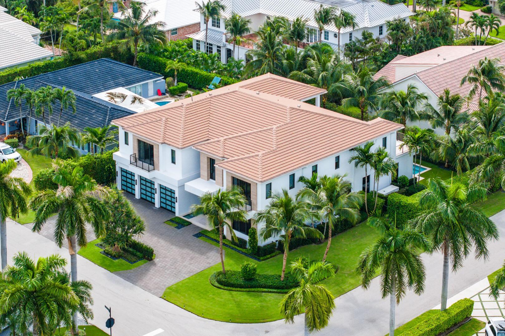ROYAL PALM YACHT & COUNTRY CLUB - Residential