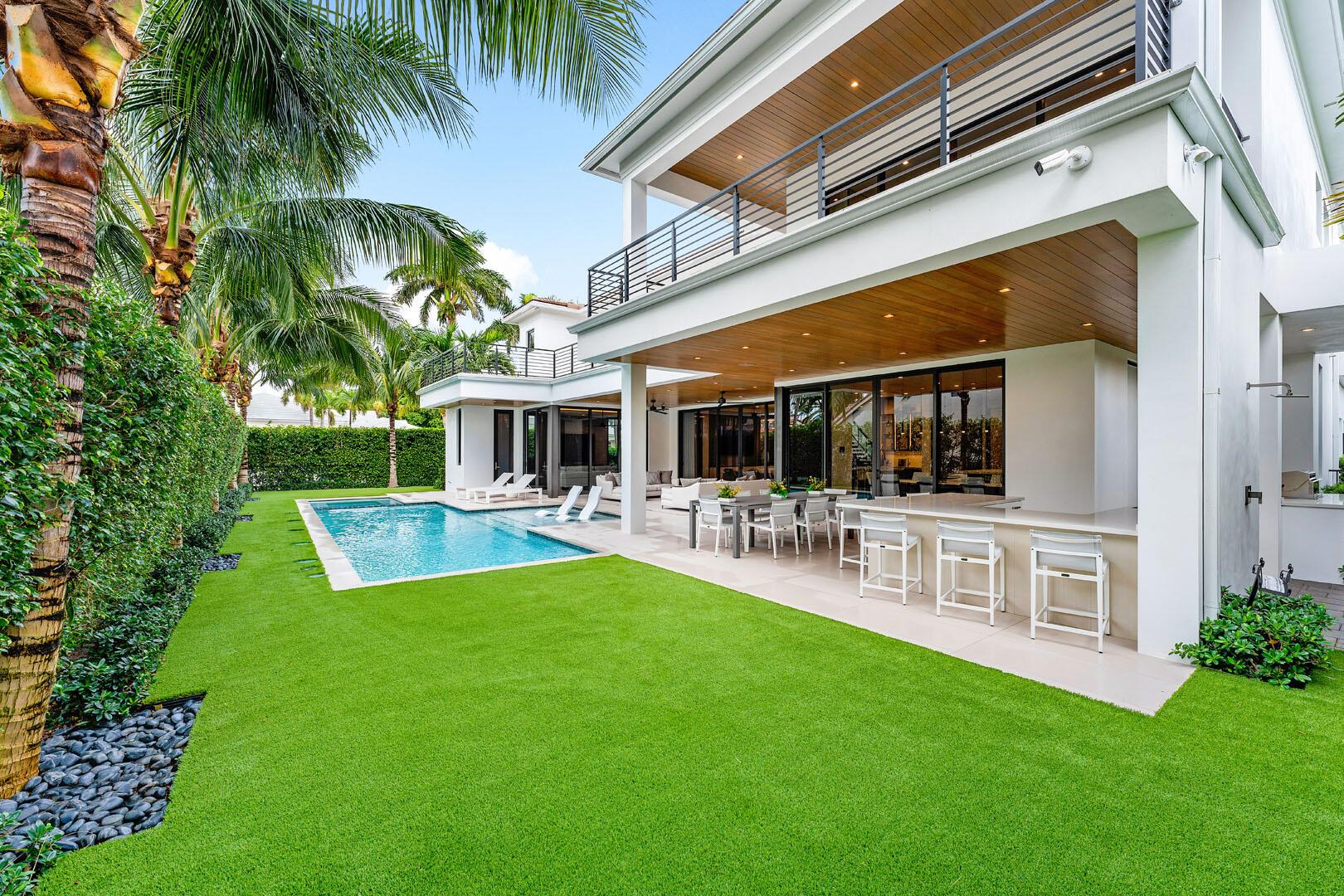 ROYAL PALM YACHT & COUNTRY CLUB - Residential