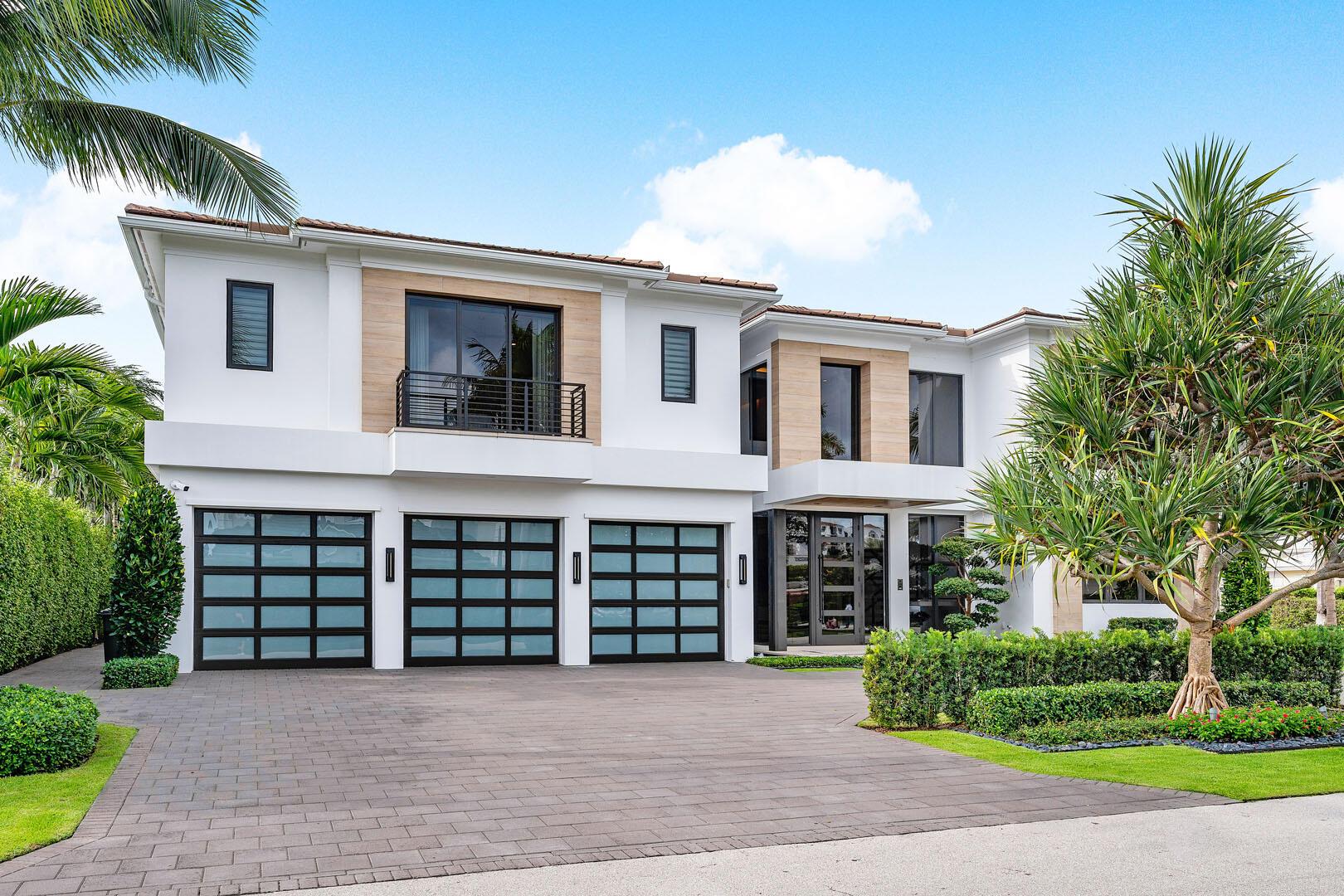 ROYAL PALM YACHT & COUNTRY CLUB - Residential