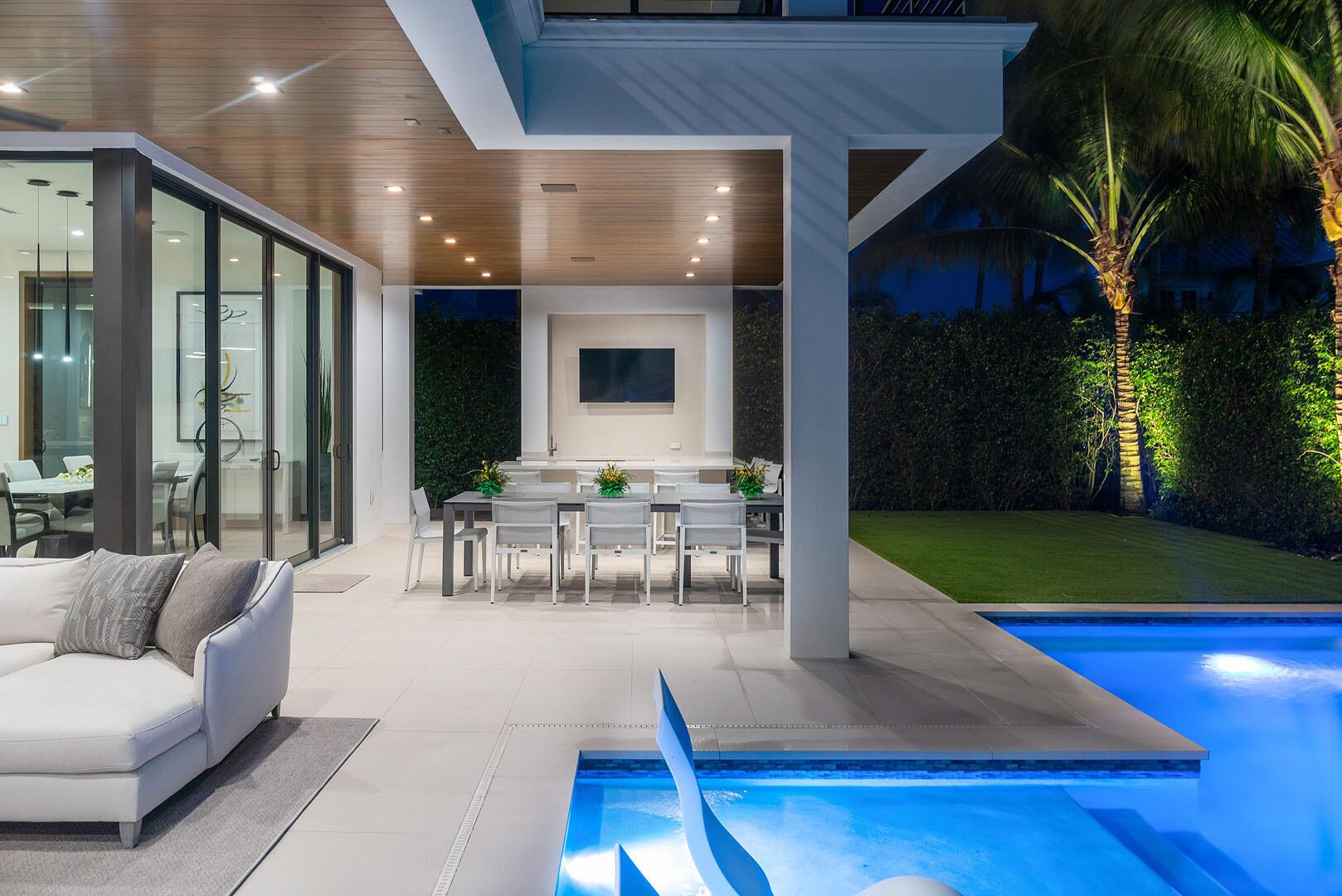 ROYAL PALM YACHT & COUNTRY CLUB - Residential