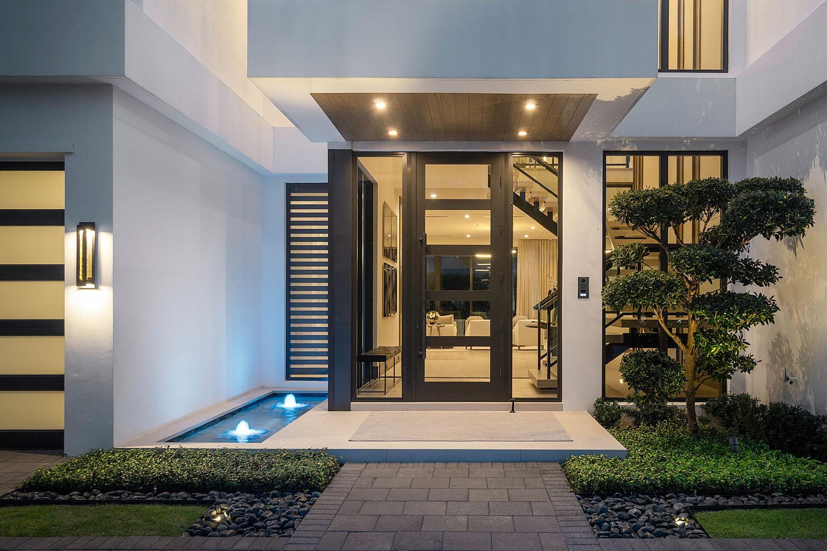 ROYAL PALM YACHT & COUNTRY CLUB - Residential