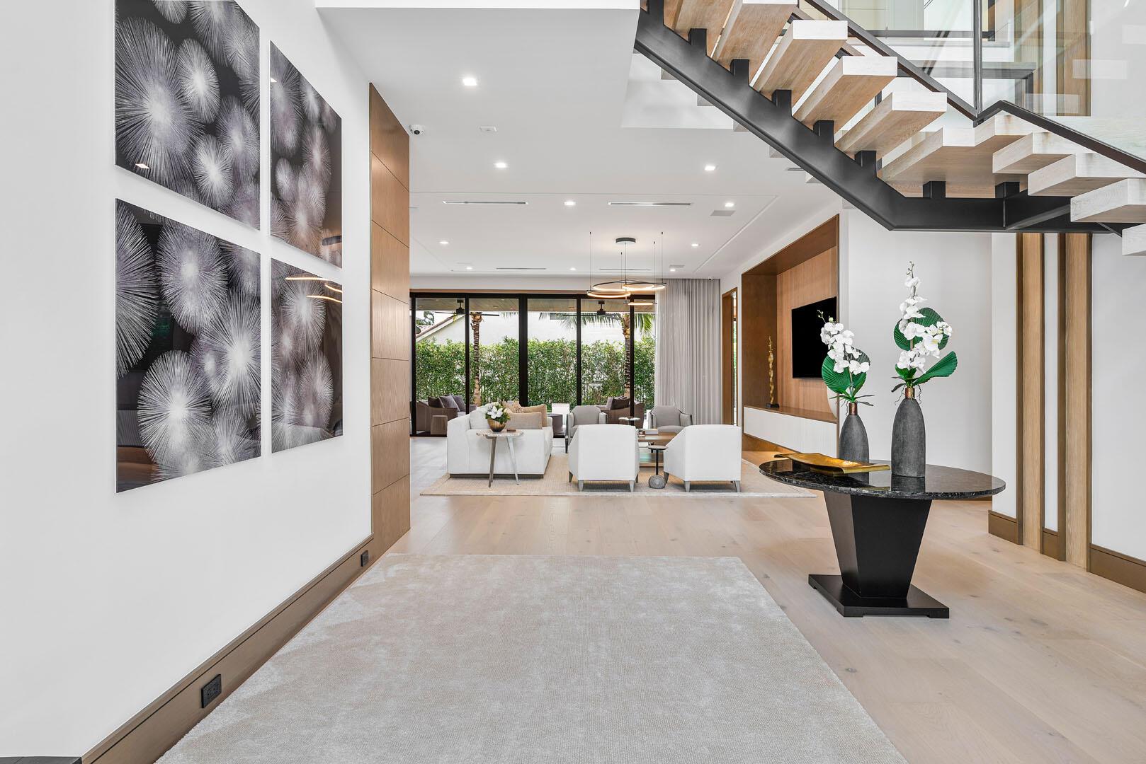 ROYAL PALM YACHT & COUNTRY CLUB - Residential