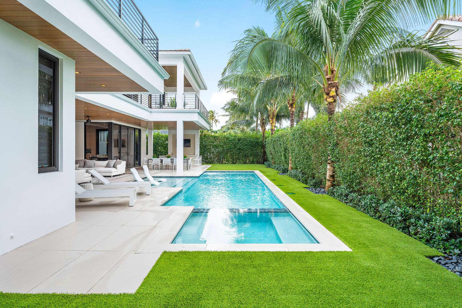 ROYAL PALM YACHT & COUNTRY CLUB - Residential