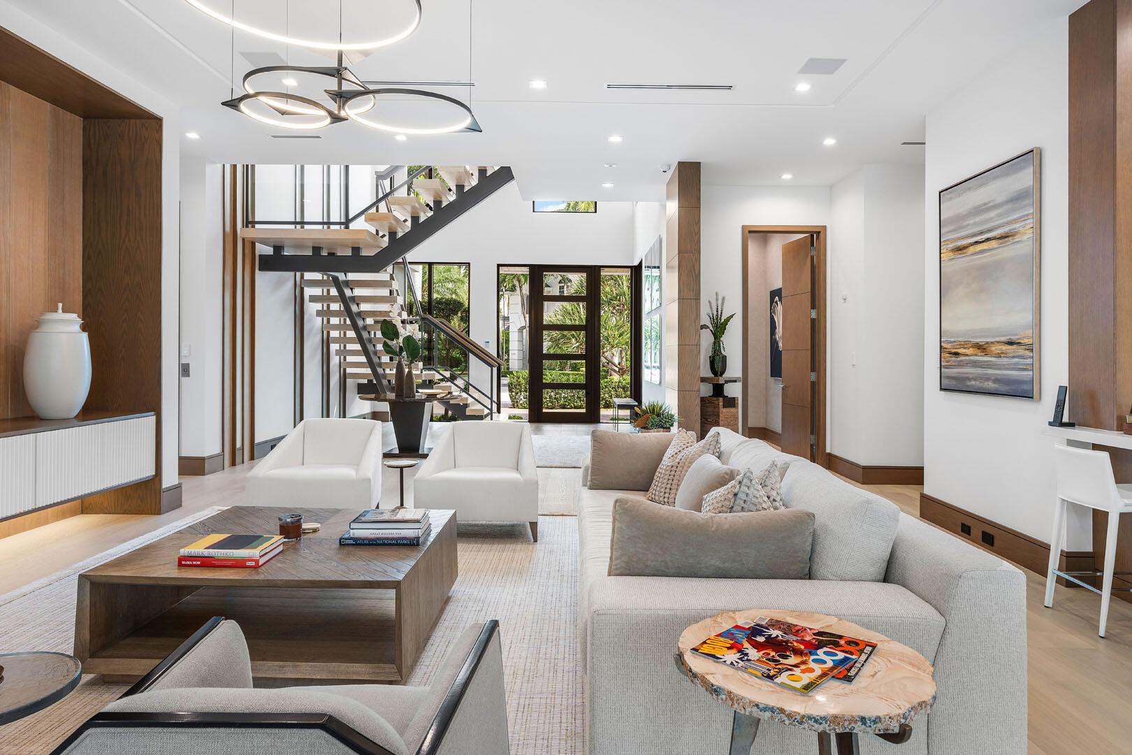 ROYAL PALM YACHT & COUNTRY CLUB - Residential