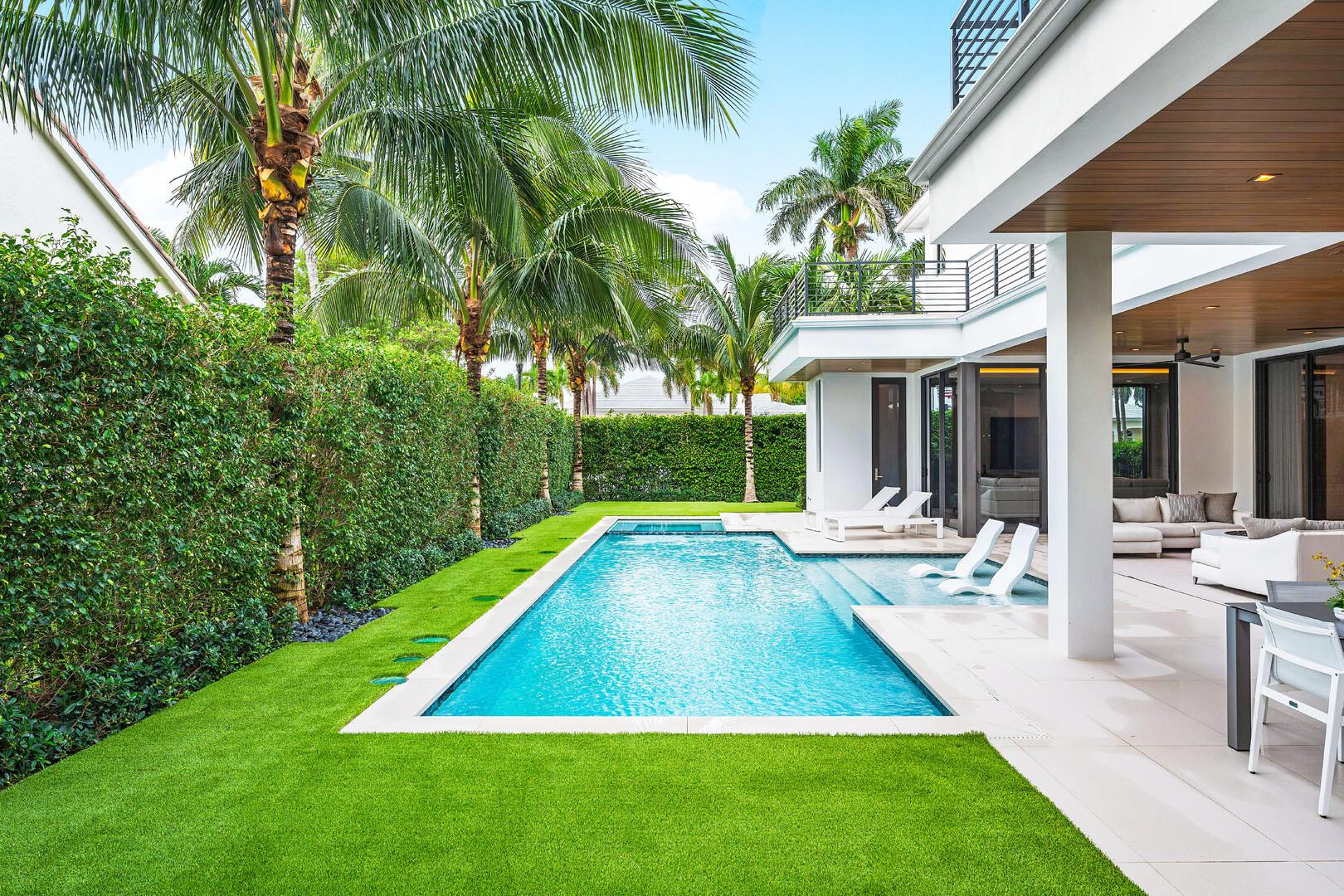 ROYAL PALM YACHT & COUNTRY CLUB - Residential
