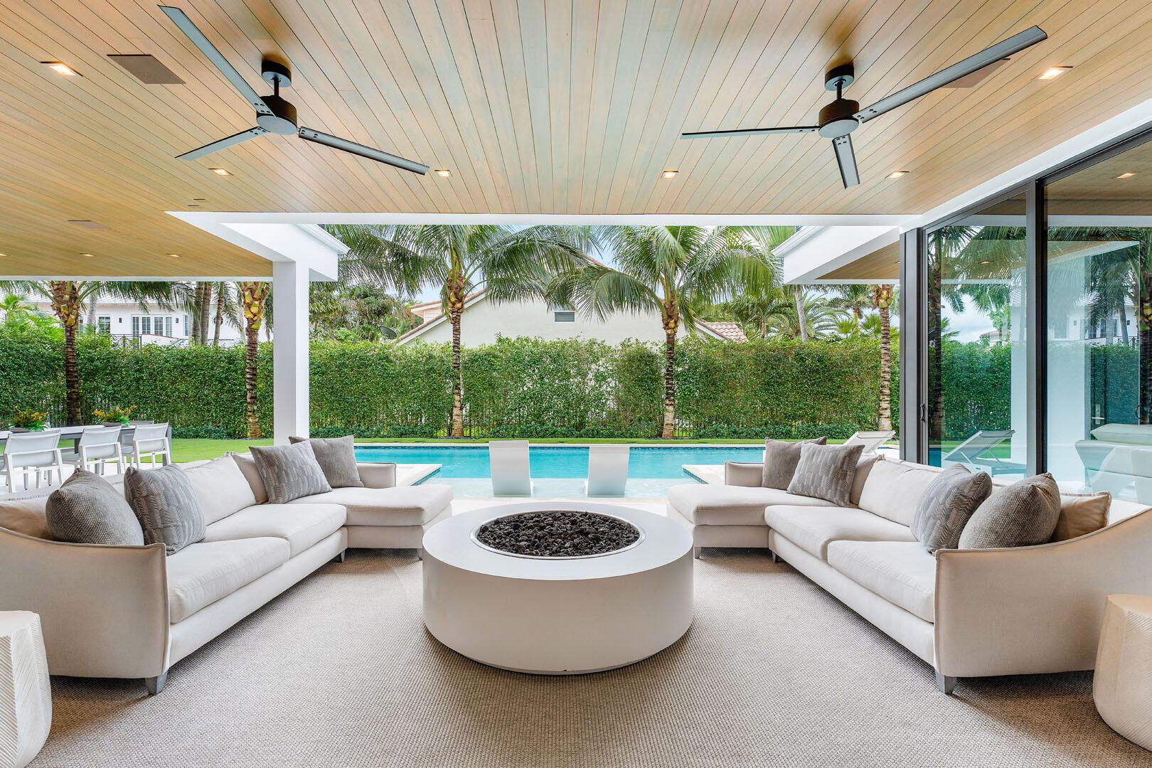ROYAL PALM YACHT & COUNTRY CLUB - Residential
