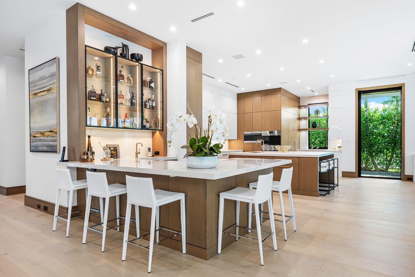 ROYAL PALM YACHT & COUNTRY CLUB - Residential
