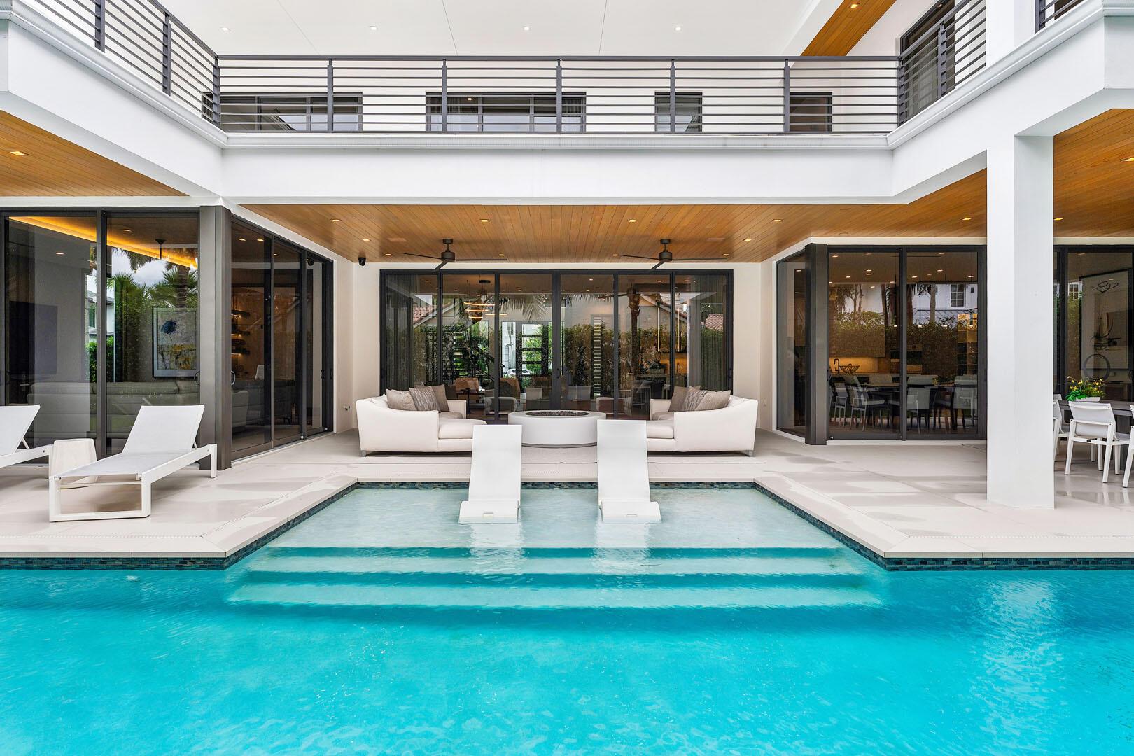 ROYAL PALM YACHT & COUNTRY CLUB - Residential