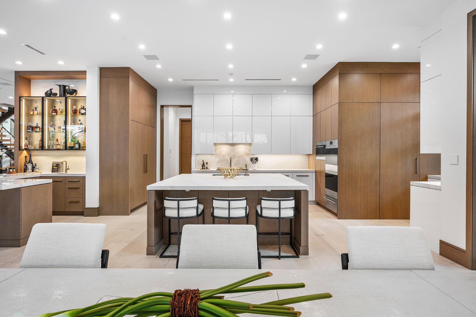 ROYAL PALM YACHT & COUNTRY CLUB - Residential