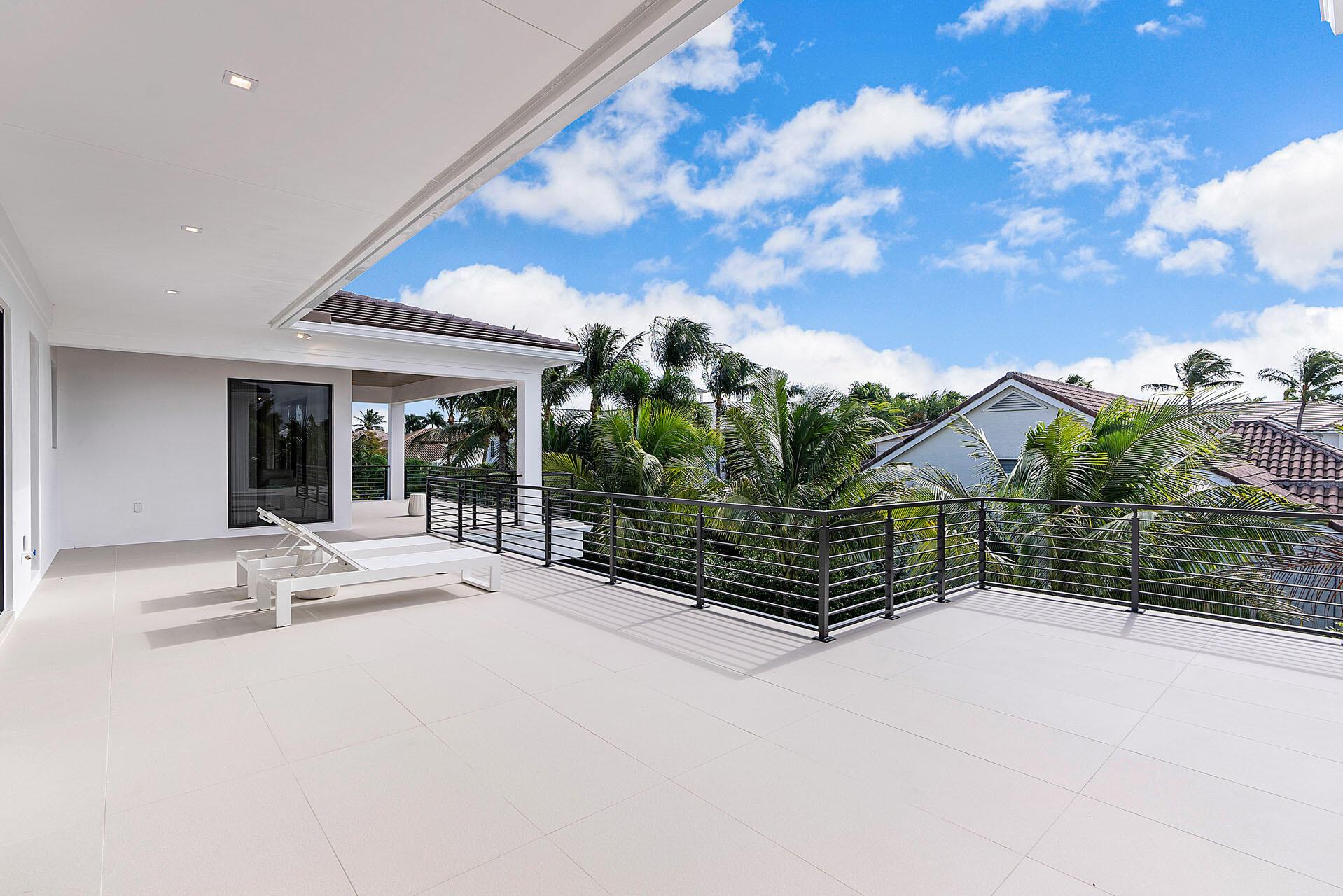 ROYAL PALM YACHT & COUNTRY CLUB - Residential