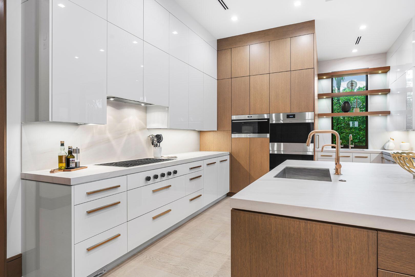 ROYAL PALM YACHT & COUNTRY CLUB - Residential