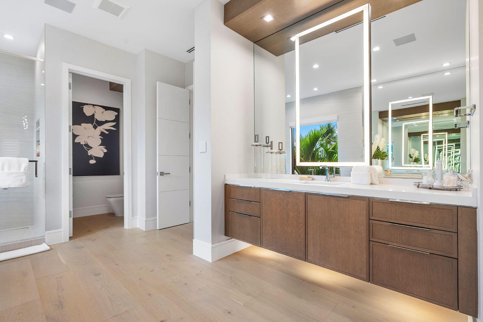ROYAL PALM YACHT & COUNTRY CLUB - Residential