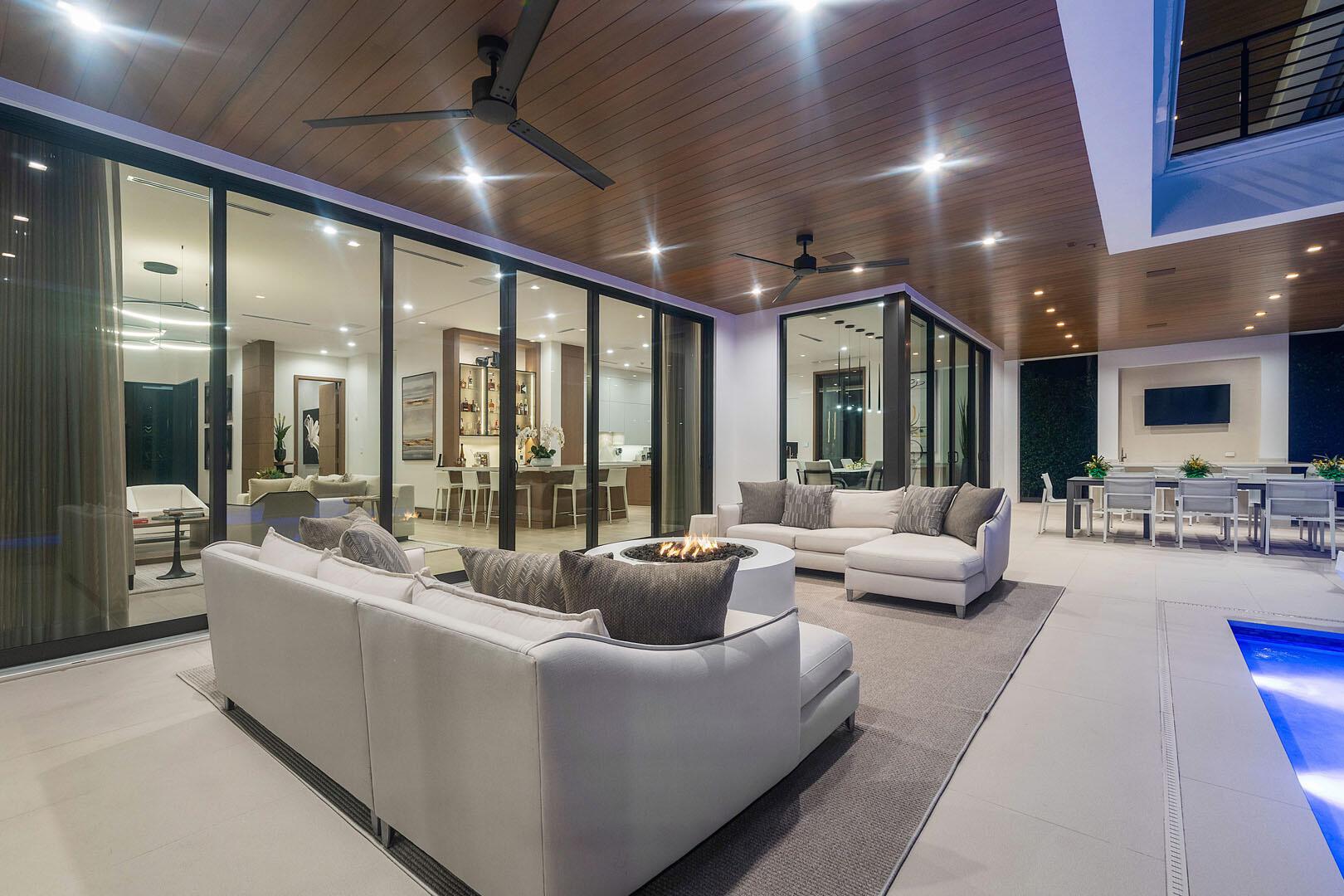 ROYAL PALM YACHT & COUNTRY CLUB - Residential