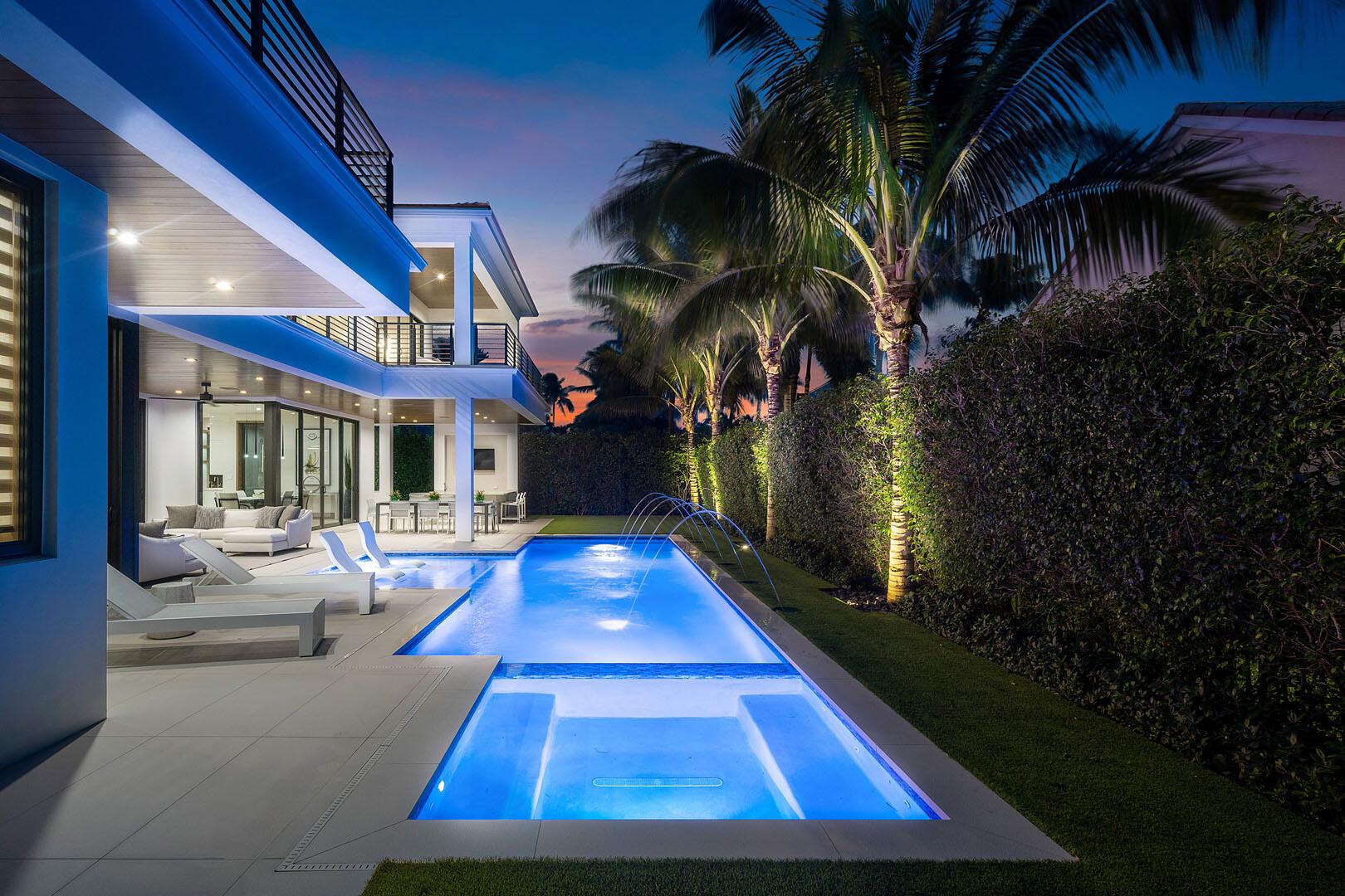 ROYAL PALM YACHT & COUNTRY CLUB - Residential