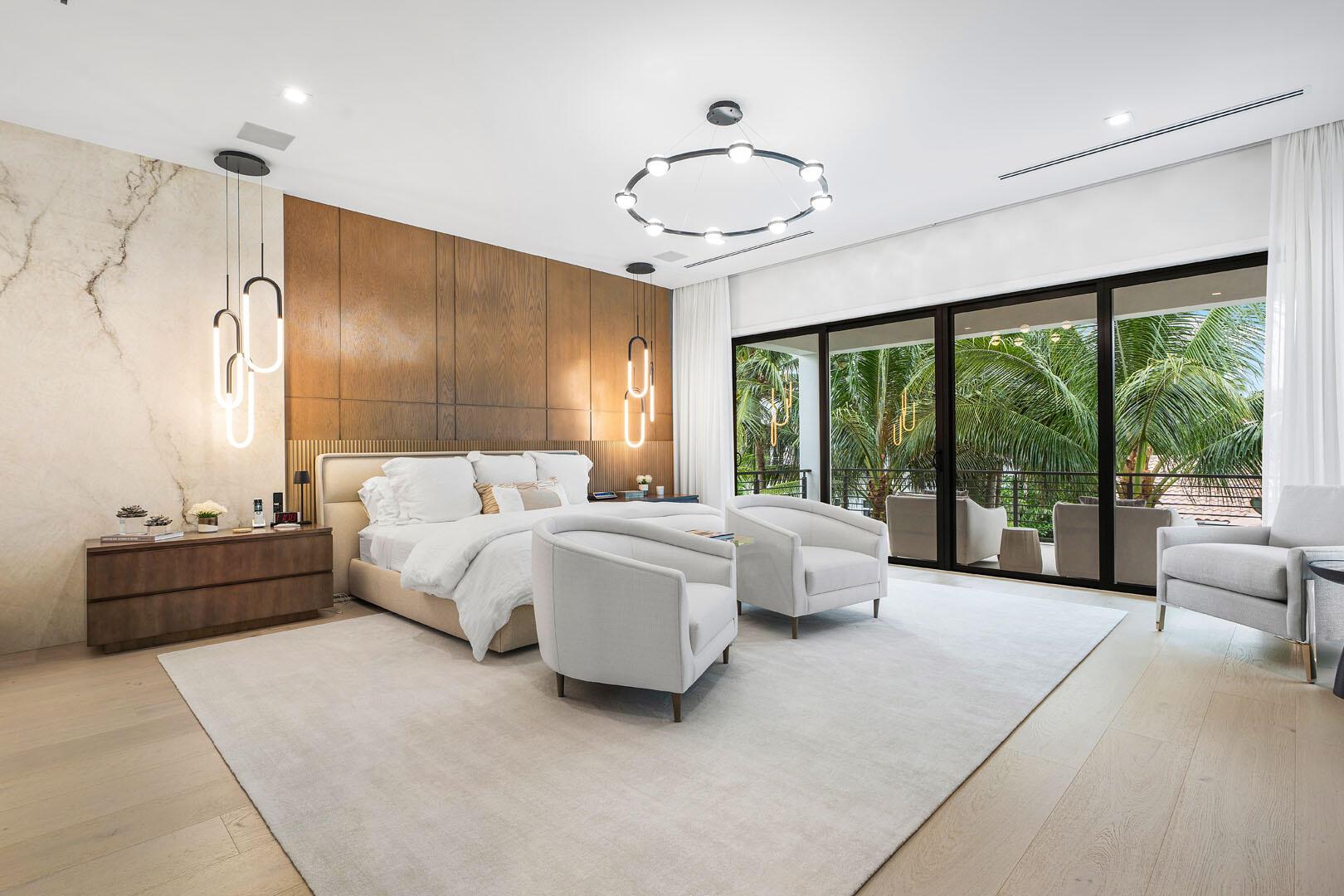 ROYAL PALM YACHT & COUNTRY CLUB - Residential