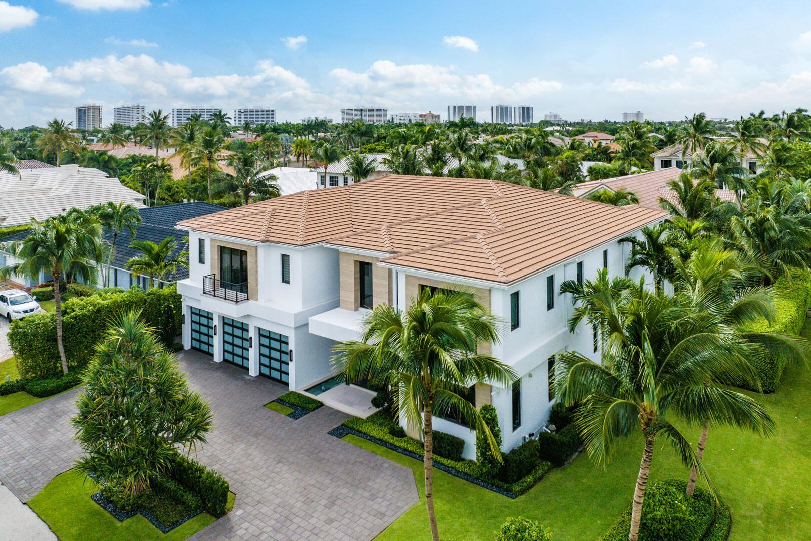 ROYAL PALM YACHT & COUNTRY CLUB - Residential