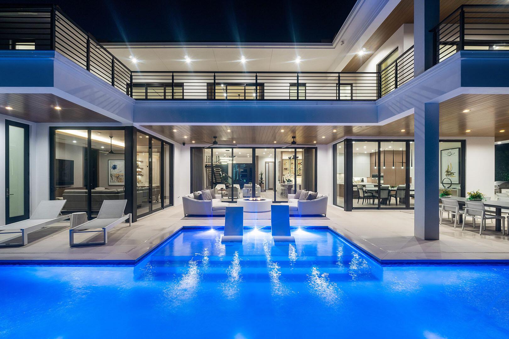 ROYAL PALM YACHT & COUNTRY CLUB - Residential
