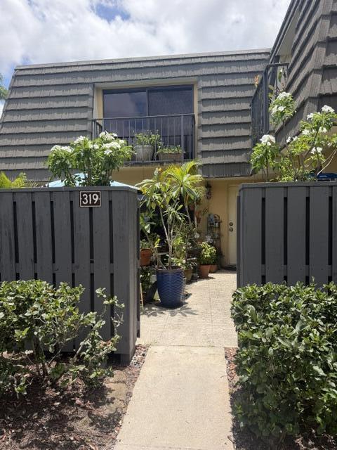 VILLAGE OF SANDALWOOD LAKES 1 - Residential