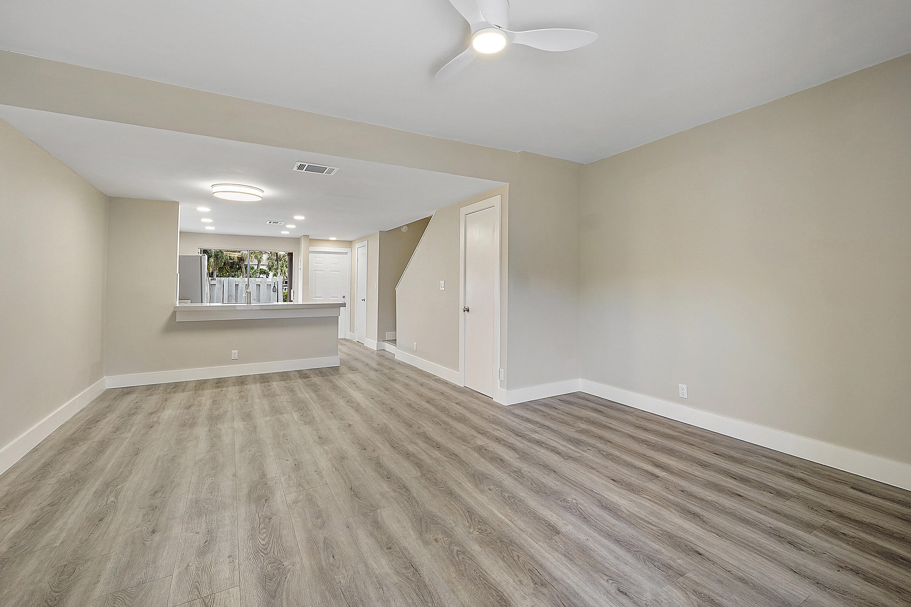 SUN HARBOUR - Residential