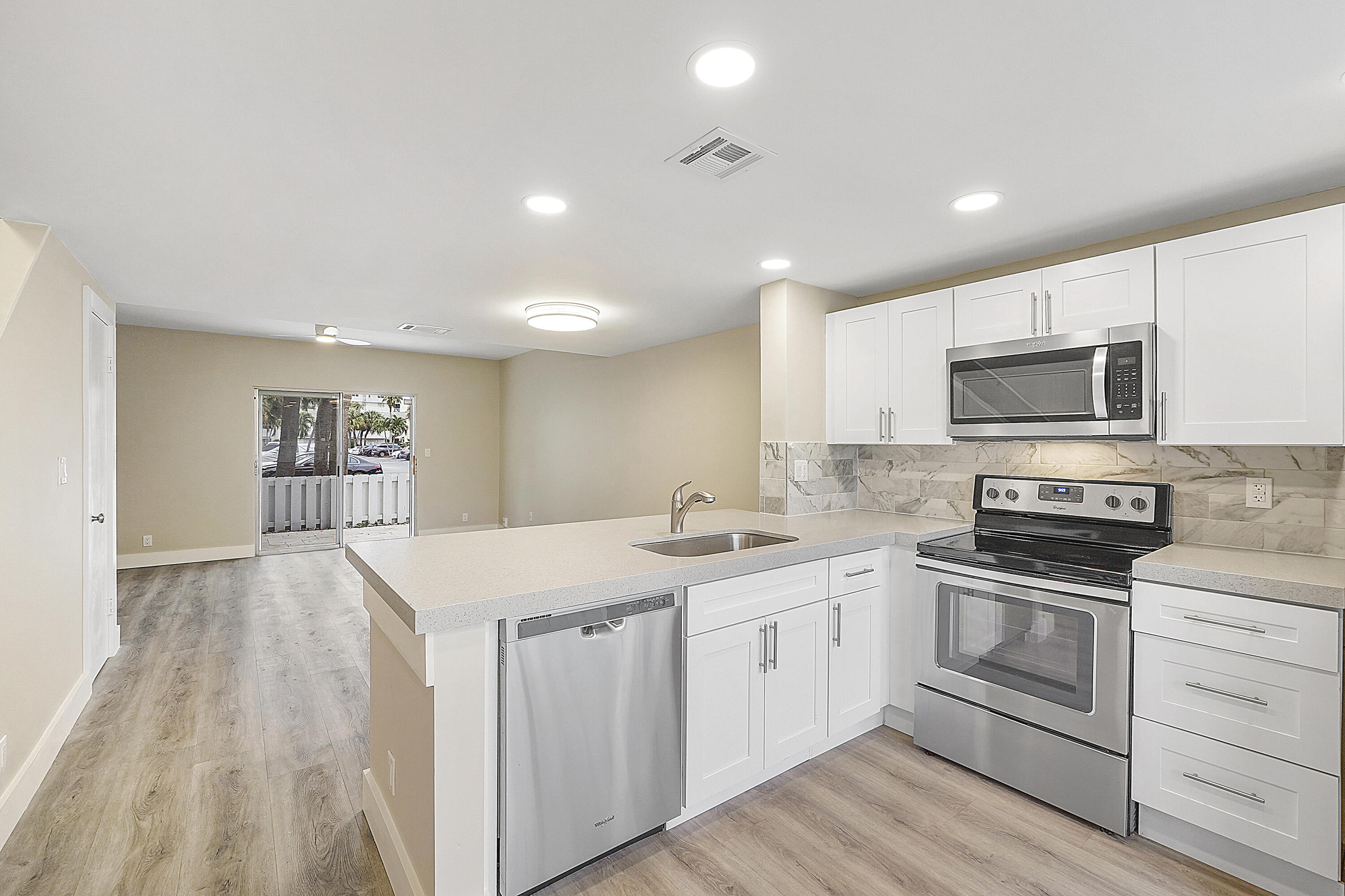 SUN HARBOUR - Residential