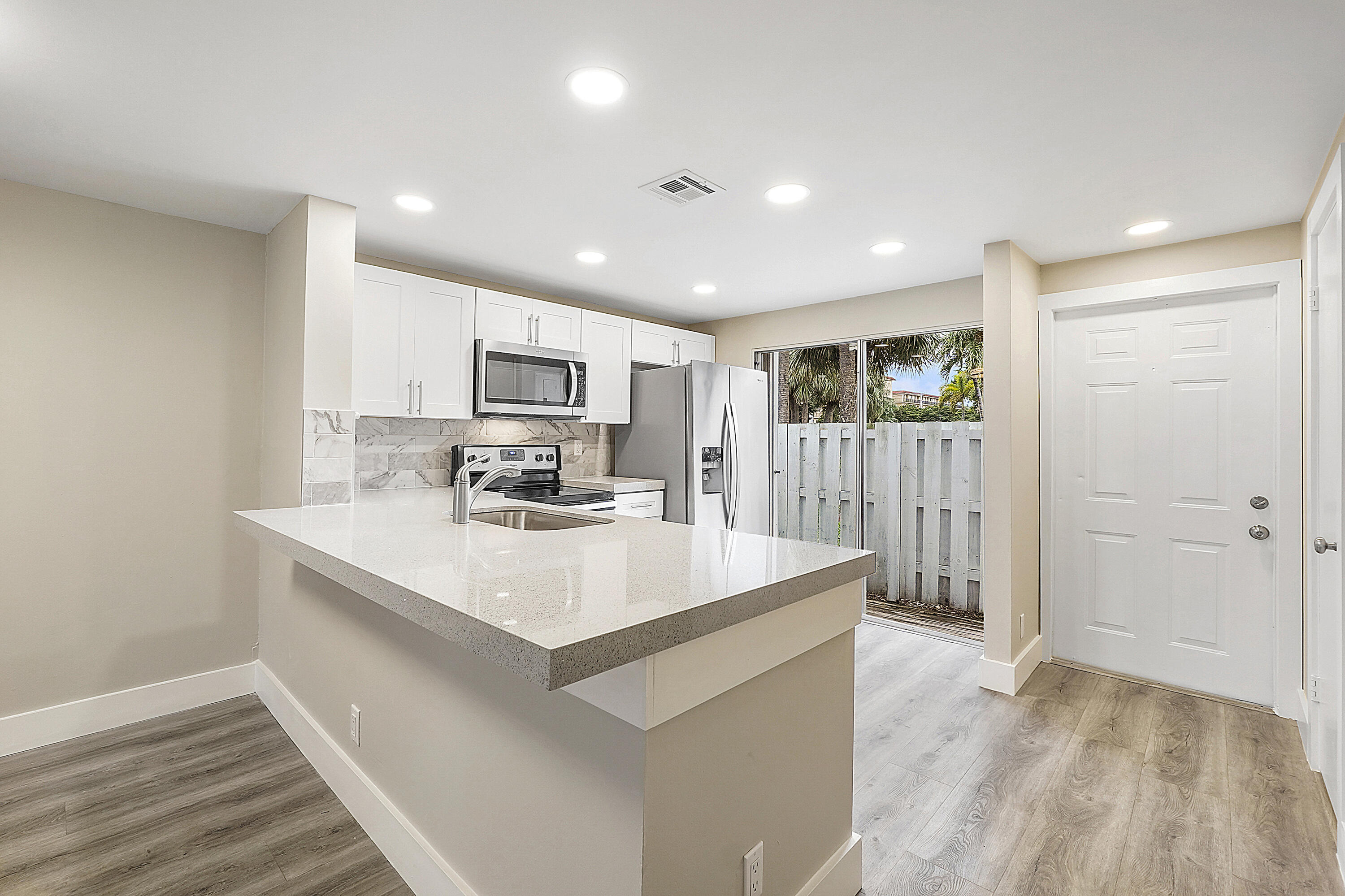 SUN HARBOUR - Residential