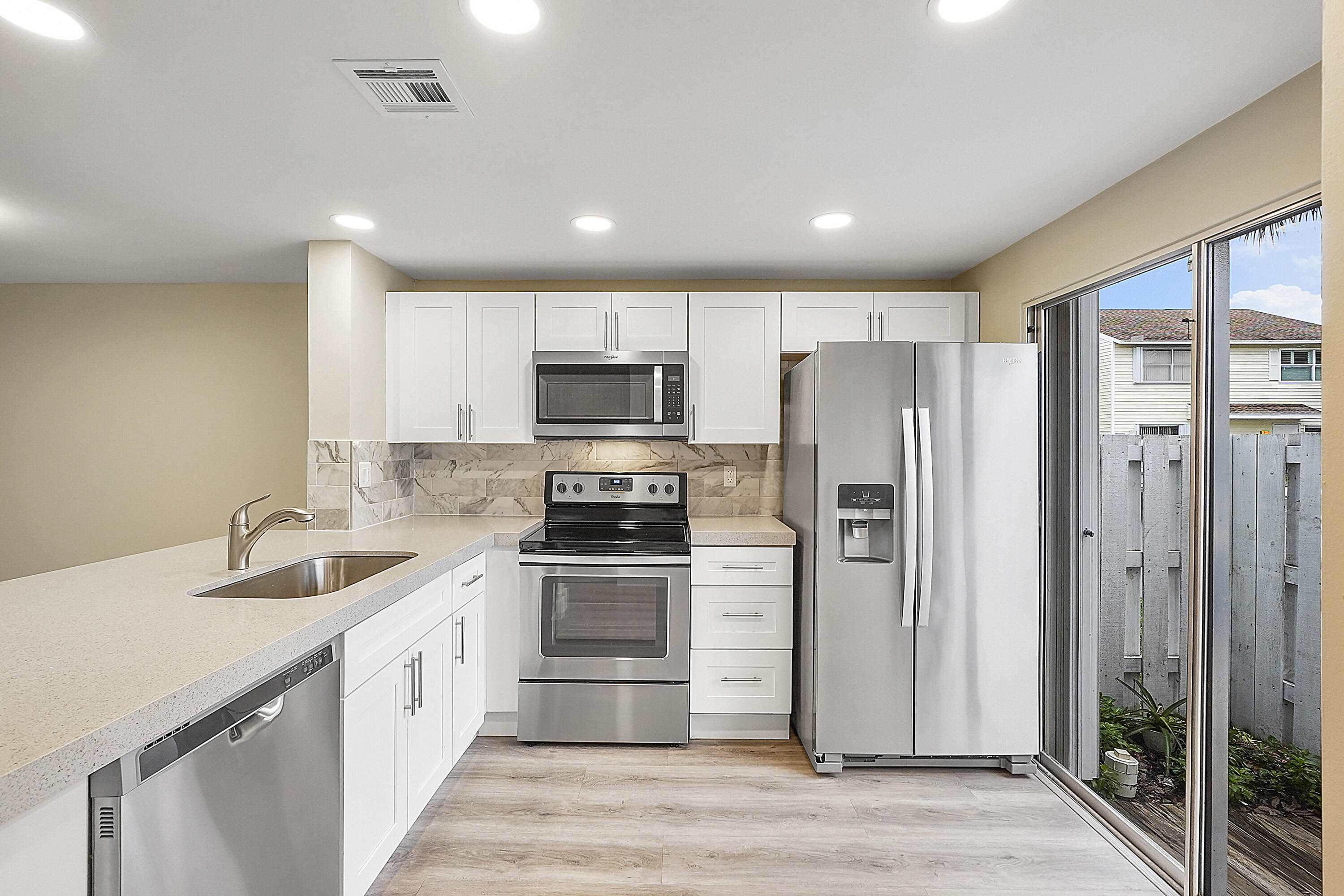 SUN HARBOUR - Residential