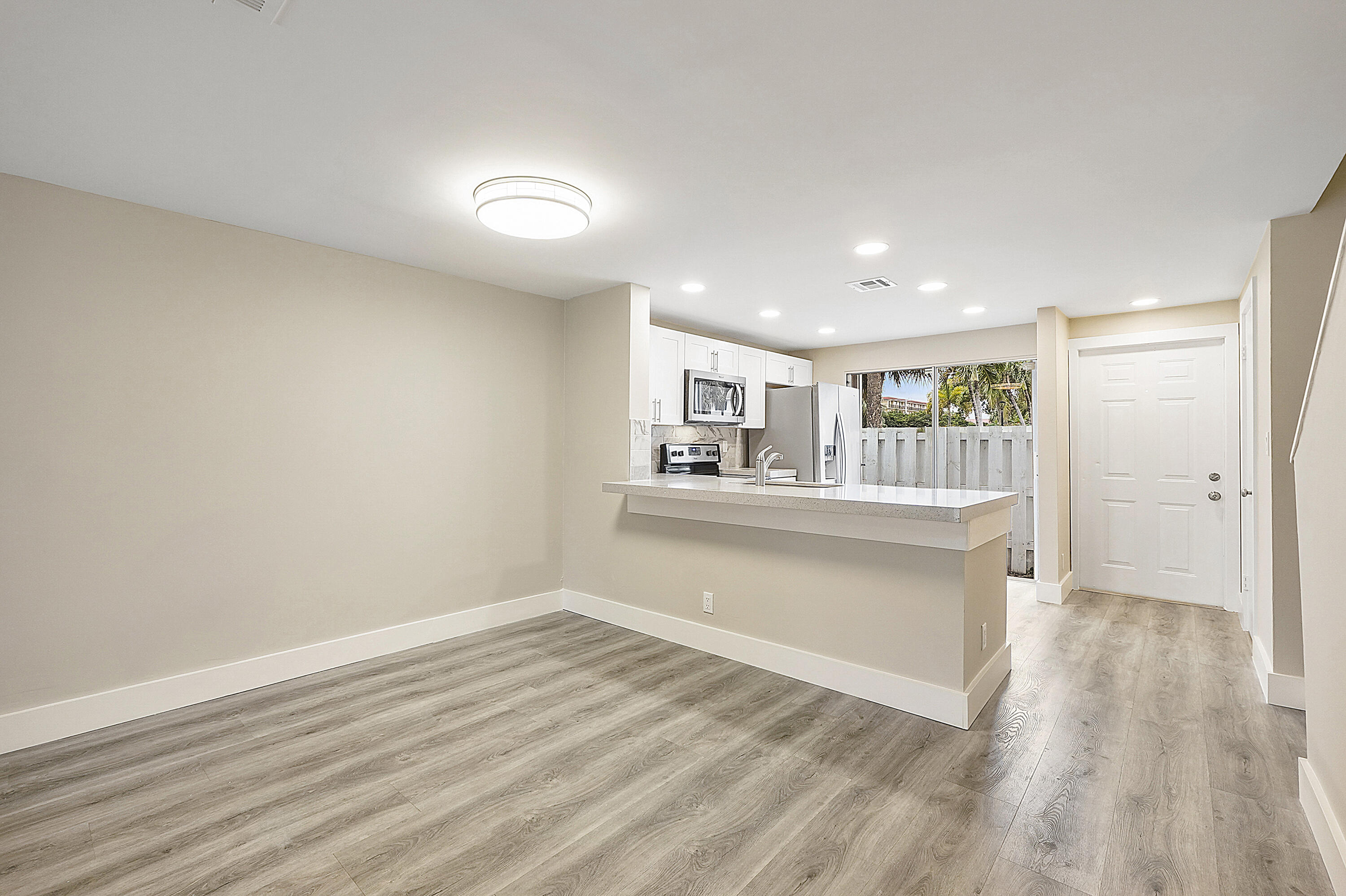 SUN HARBOUR - Residential