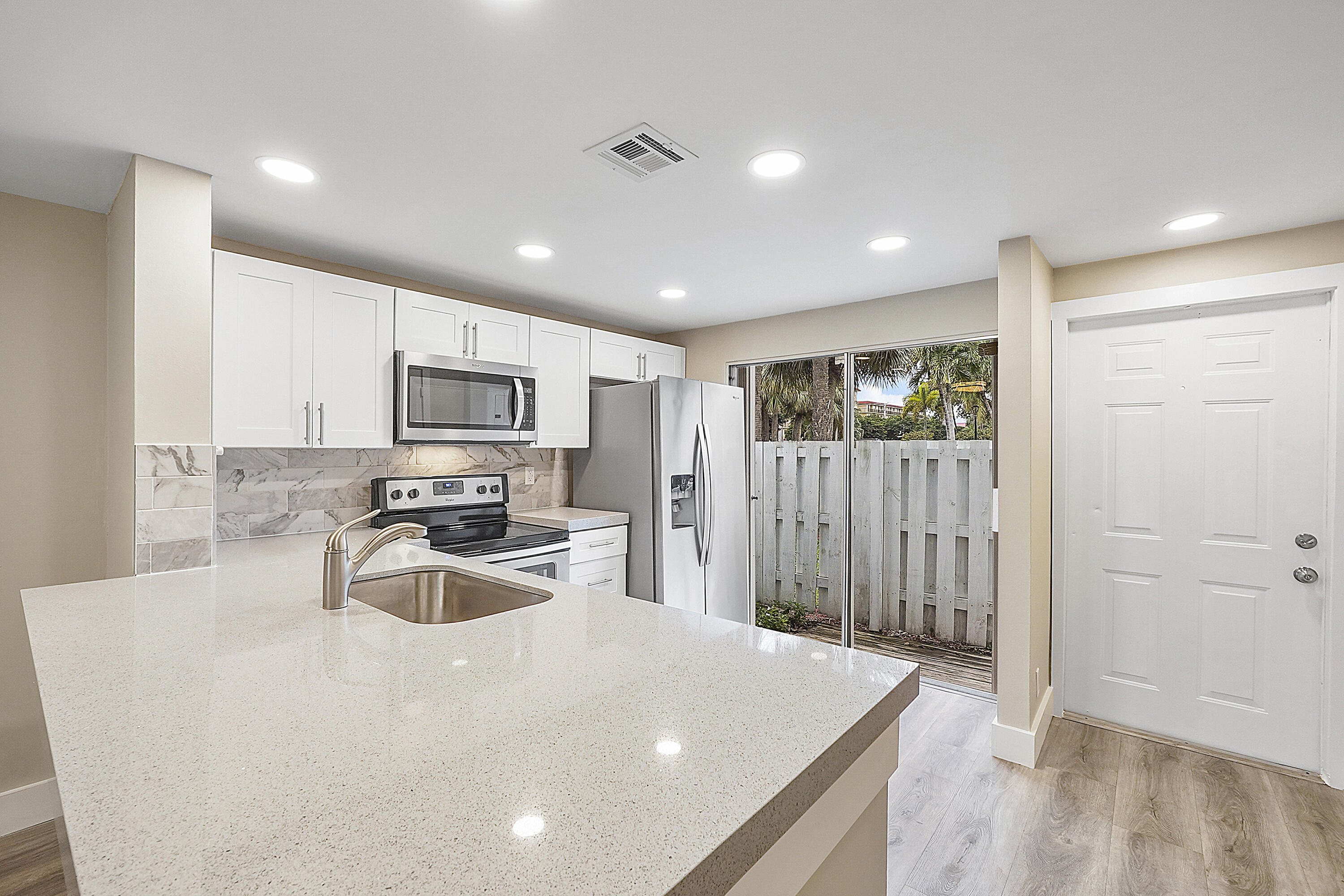 SUN HARBOUR - Residential