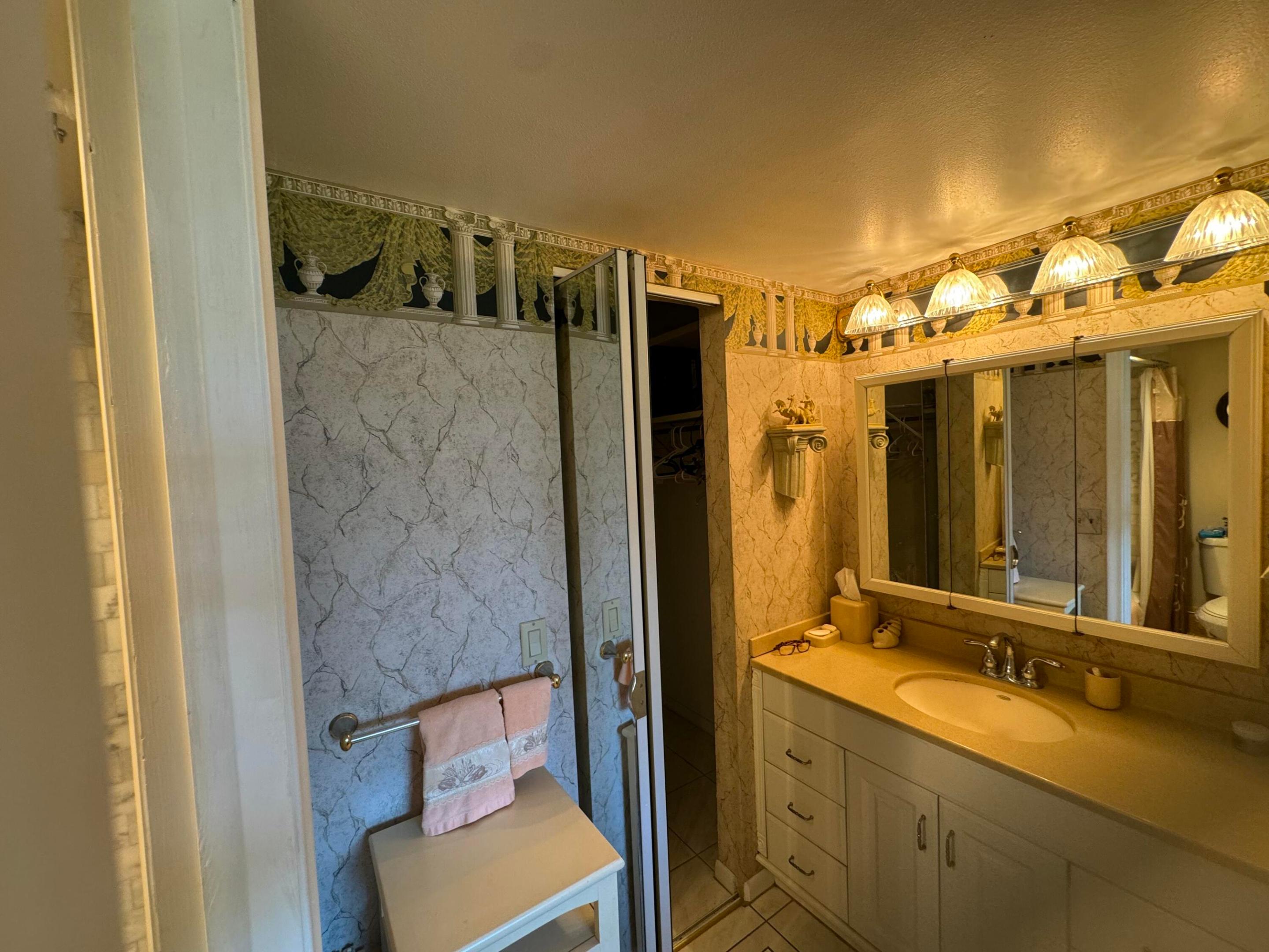 RIVER REACH CONDOMINIUM VI - Residential