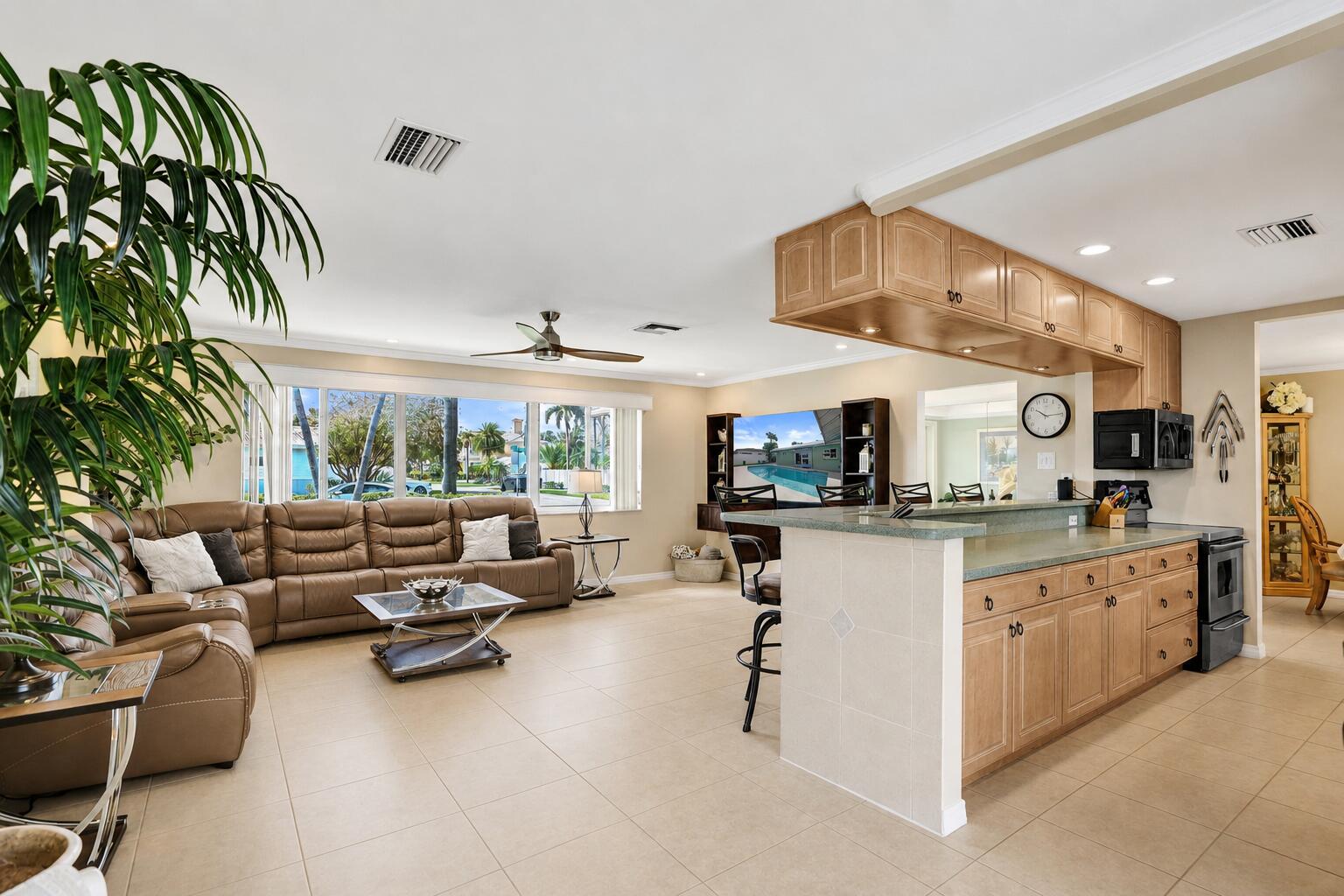 VENETIAN ISLES 3RD SEC - Residential